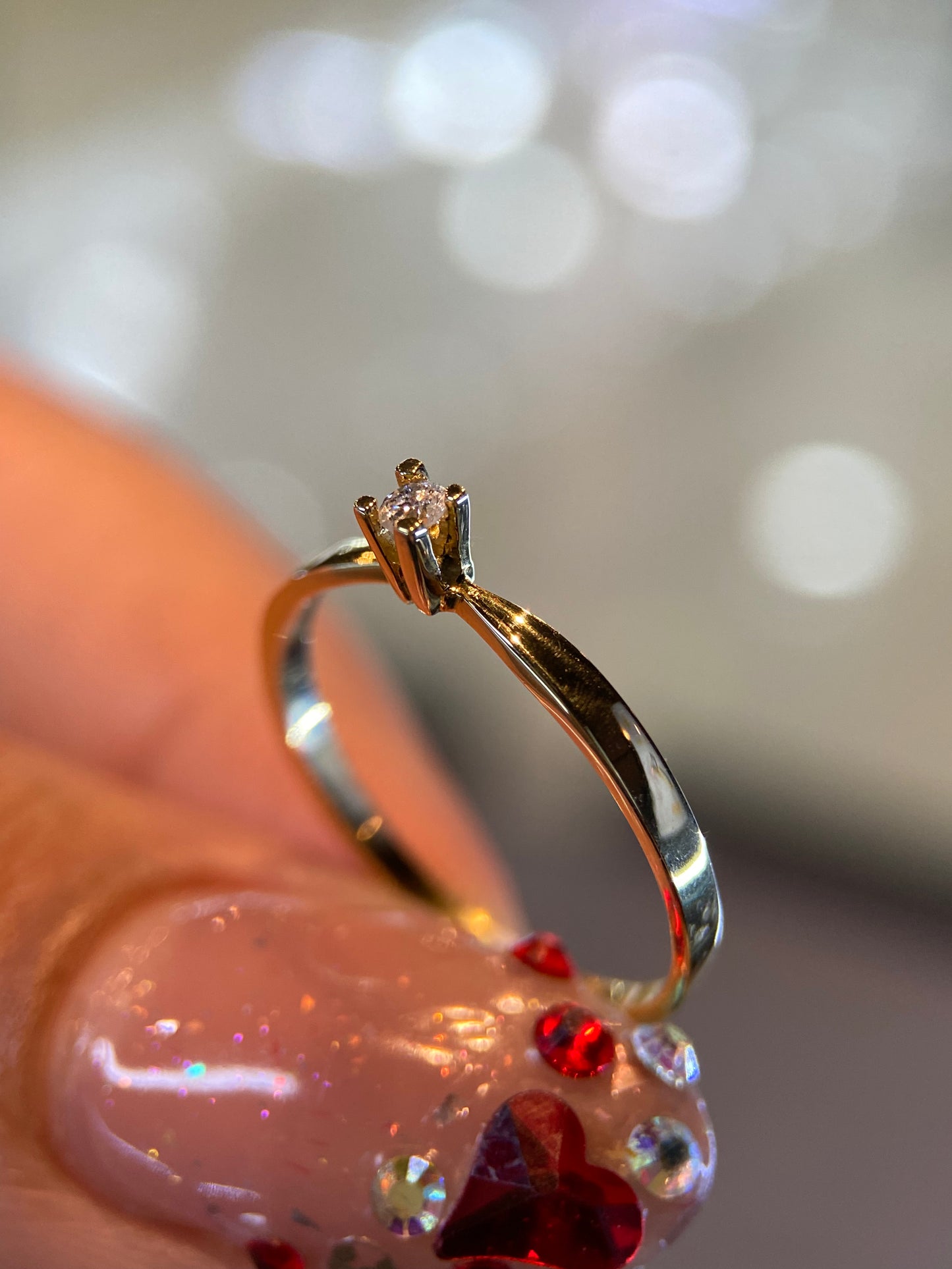Anillo en Oro Amarillo de 14k con Diamante Natural .03cts Mod: OF2145
