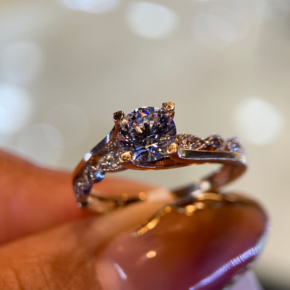 Anillo de compromiso en oro