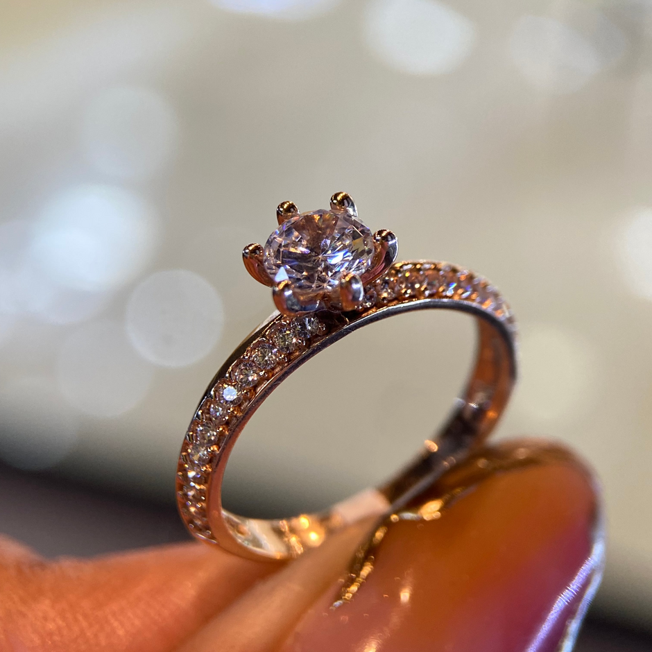 Anillo de compromiso en oro
