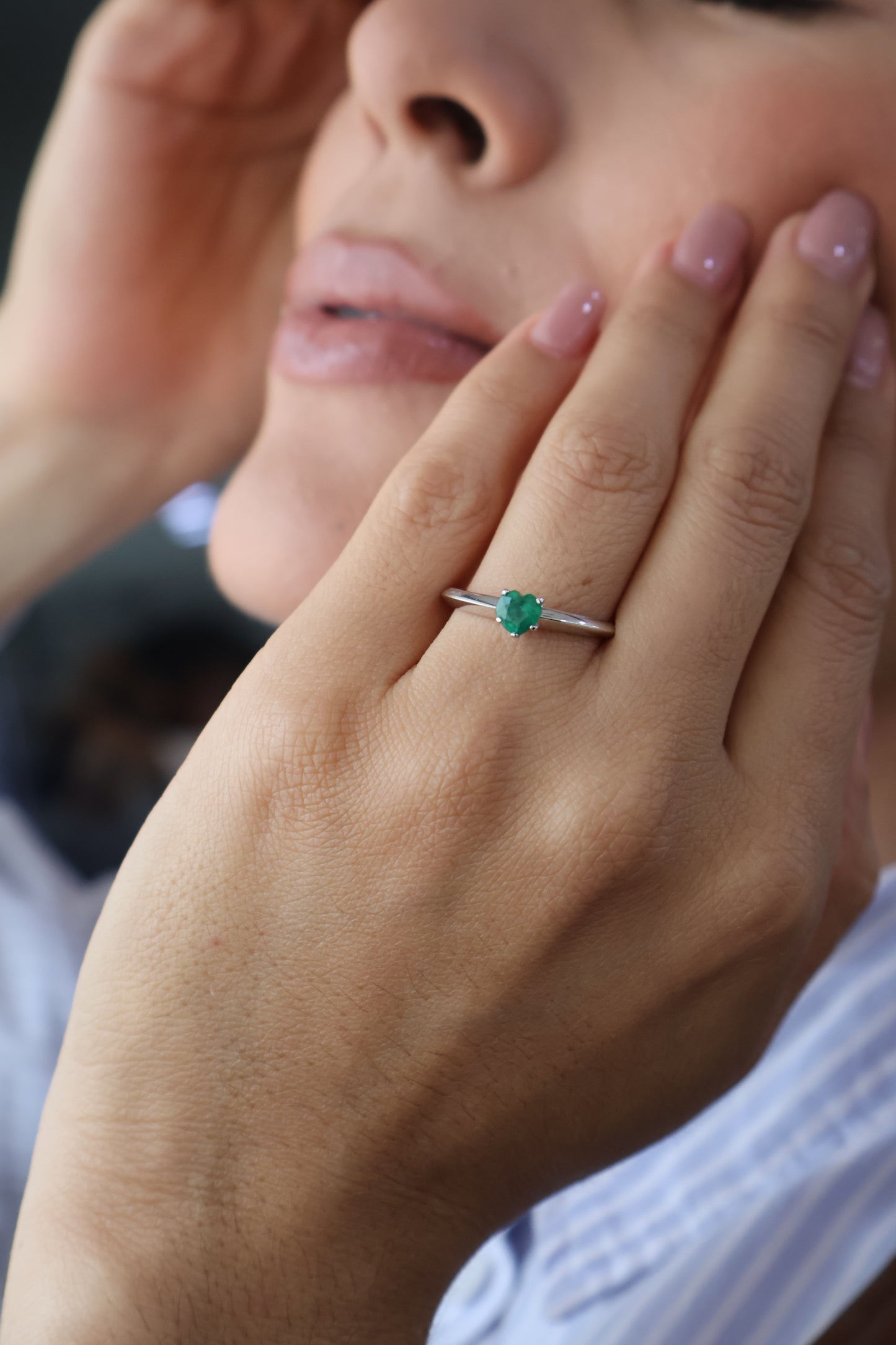Anillo Zoe en Oro 14k con Esmeralda 0.50 ct