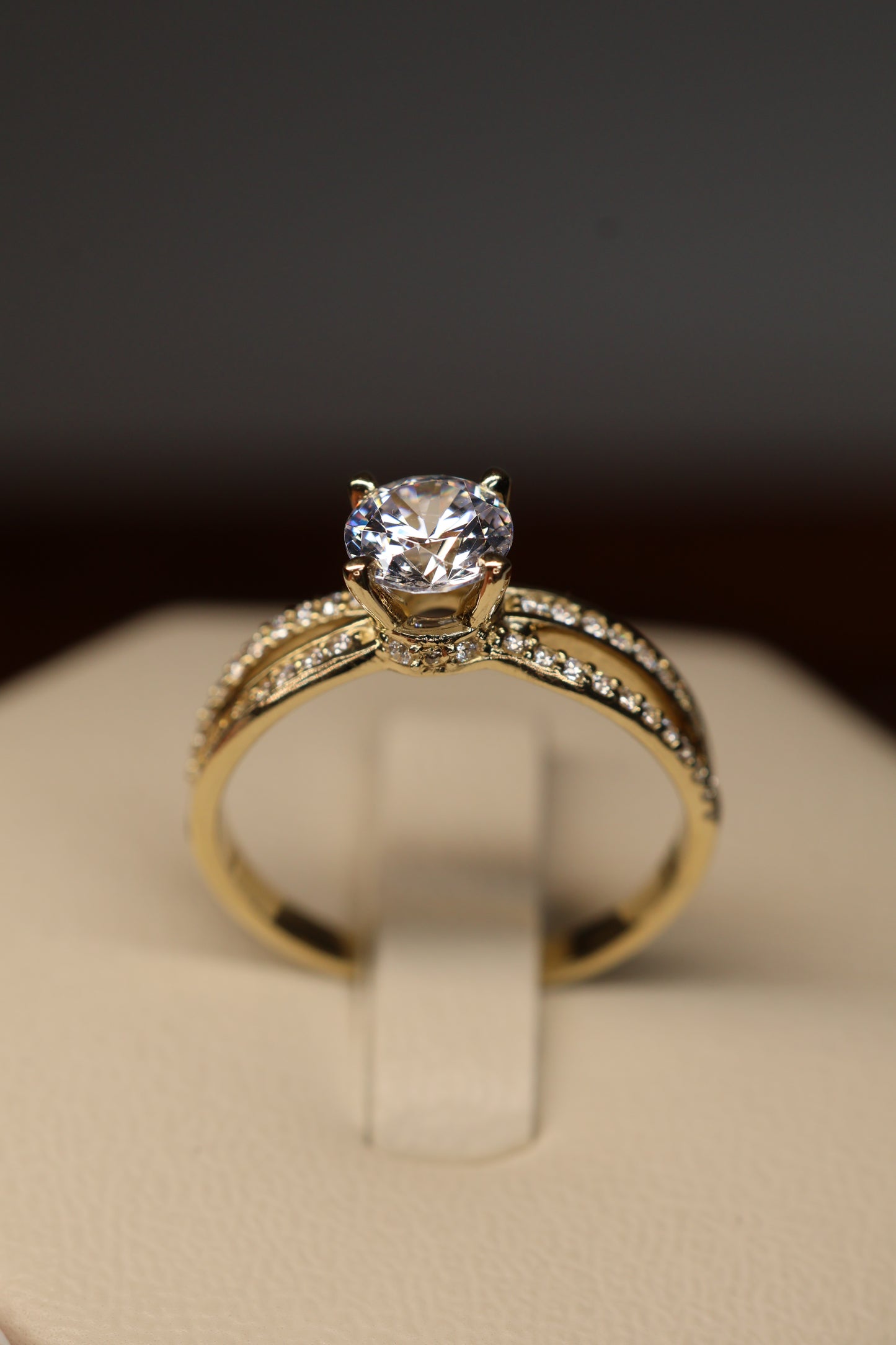 Anillo Dafne en Oro amarillo 10k