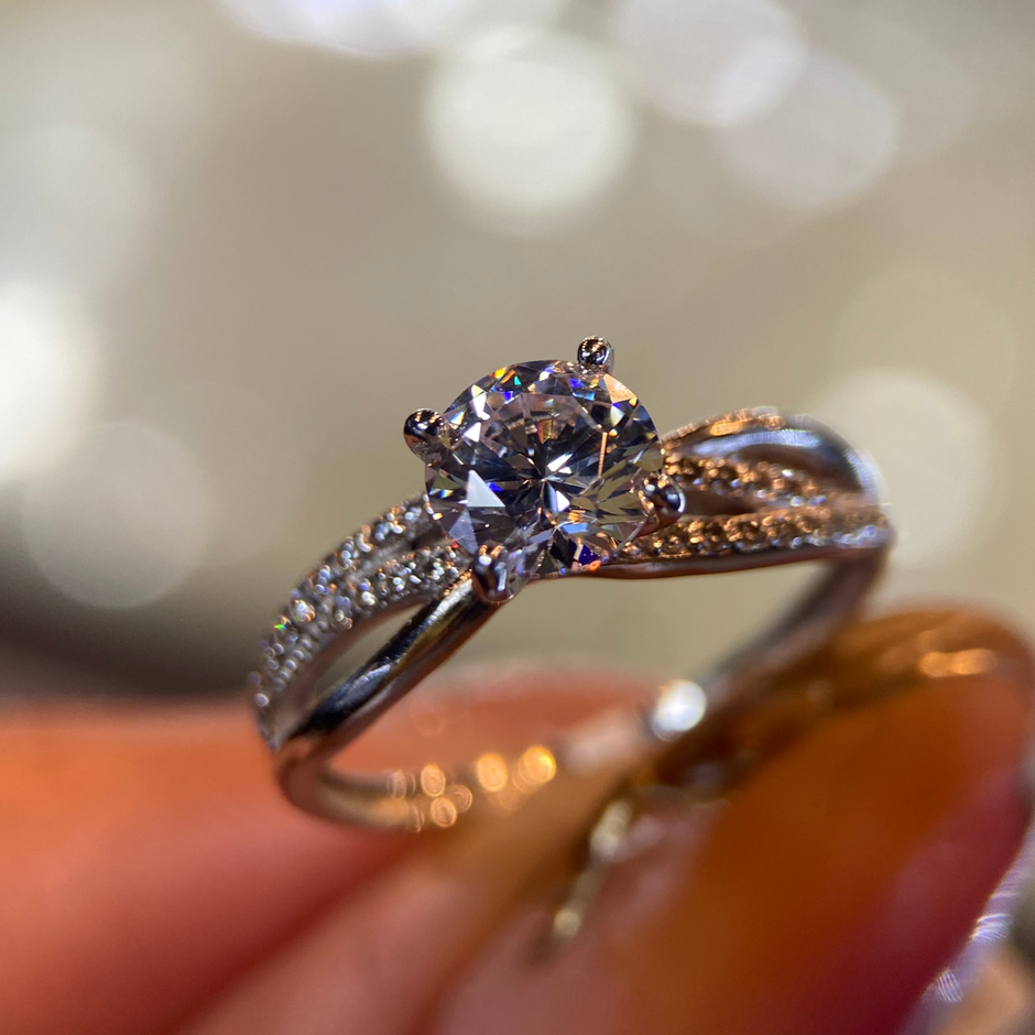 Anillo de compromiso en oro