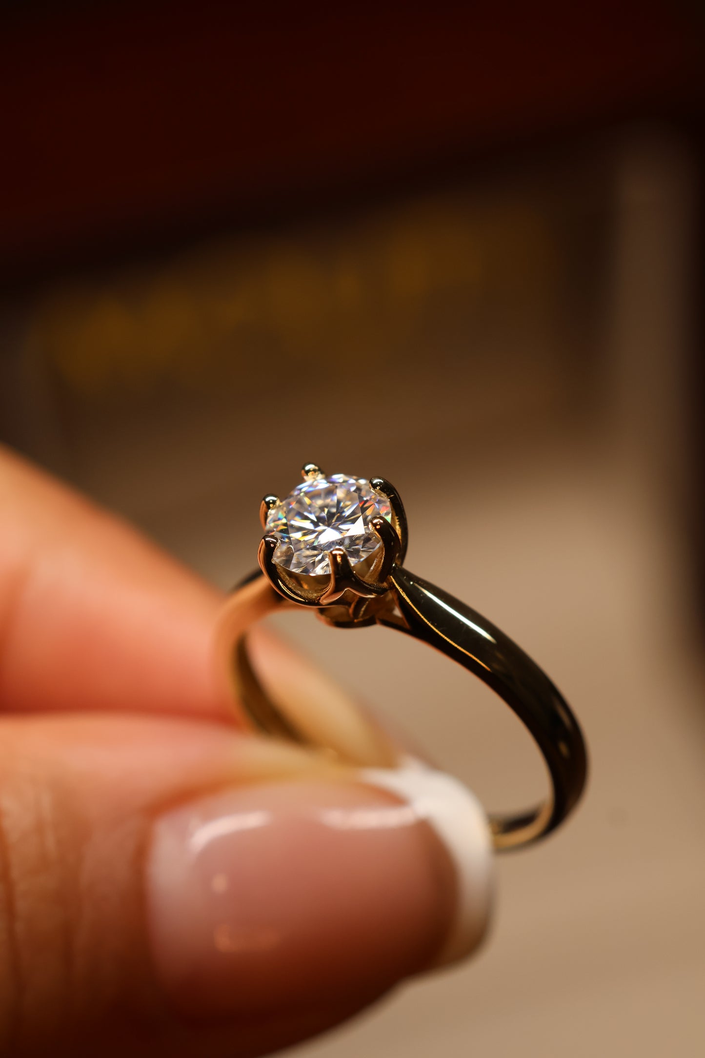 Anillo Briana en Oro Amarillo 10k 1cts con Moissanita GRA Modelo 15893