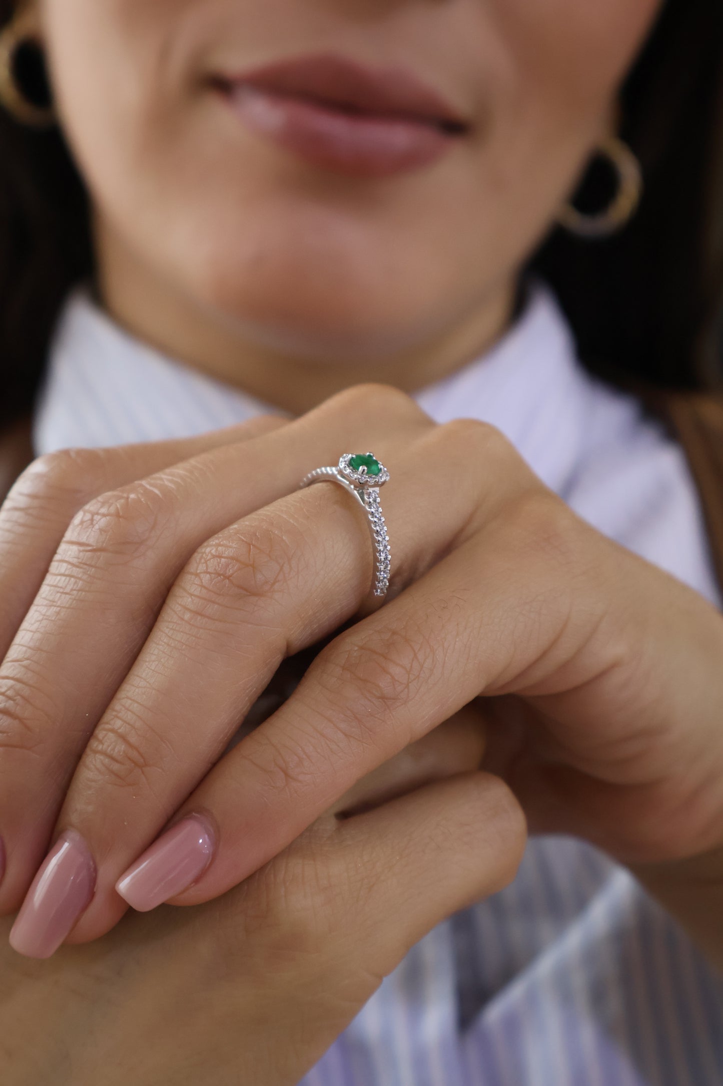 Anillo Nemesis en Oro con Esmeralda 0.30ct