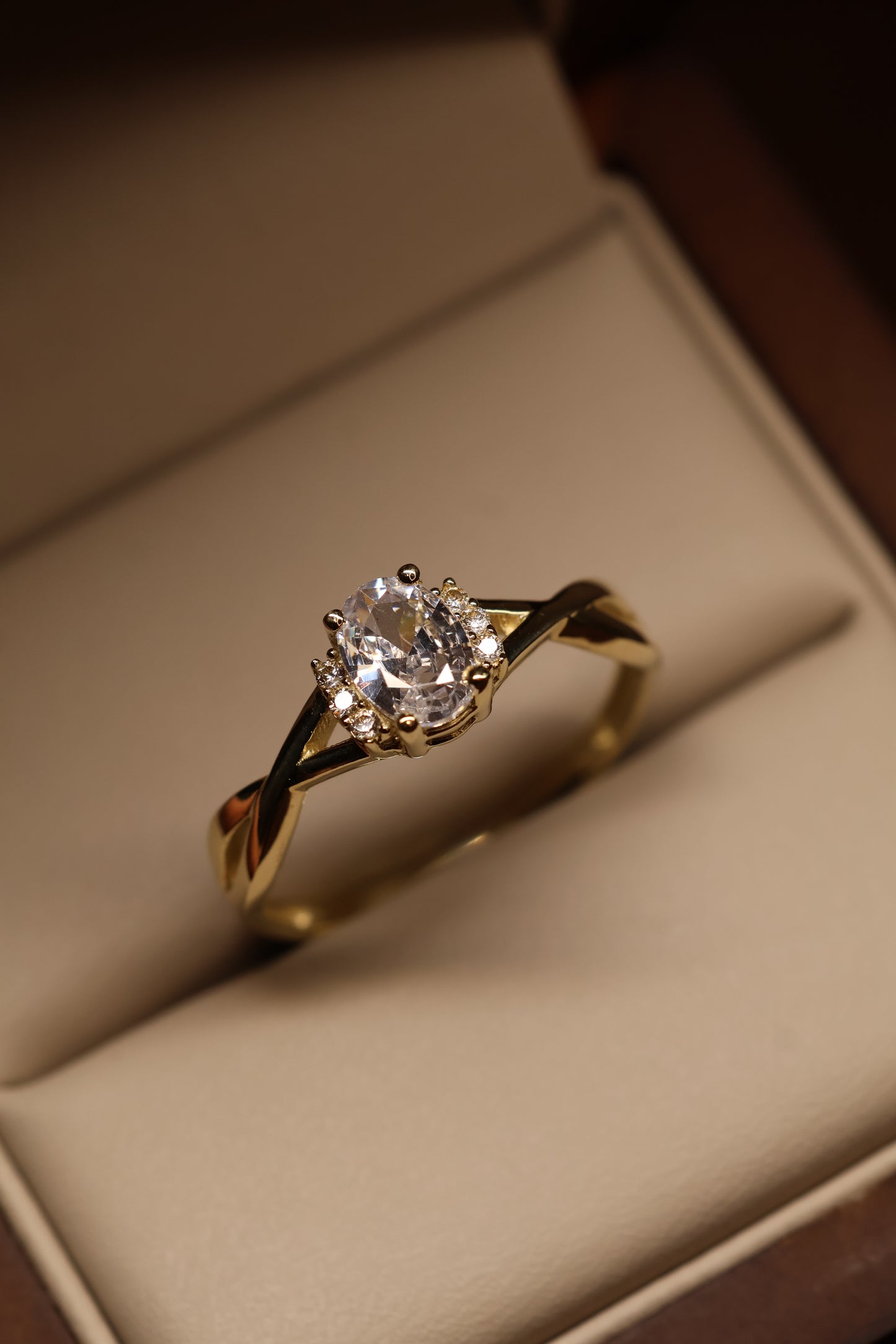 Anillo en Oro Amarillo 14k con Circonia Mod. 15890