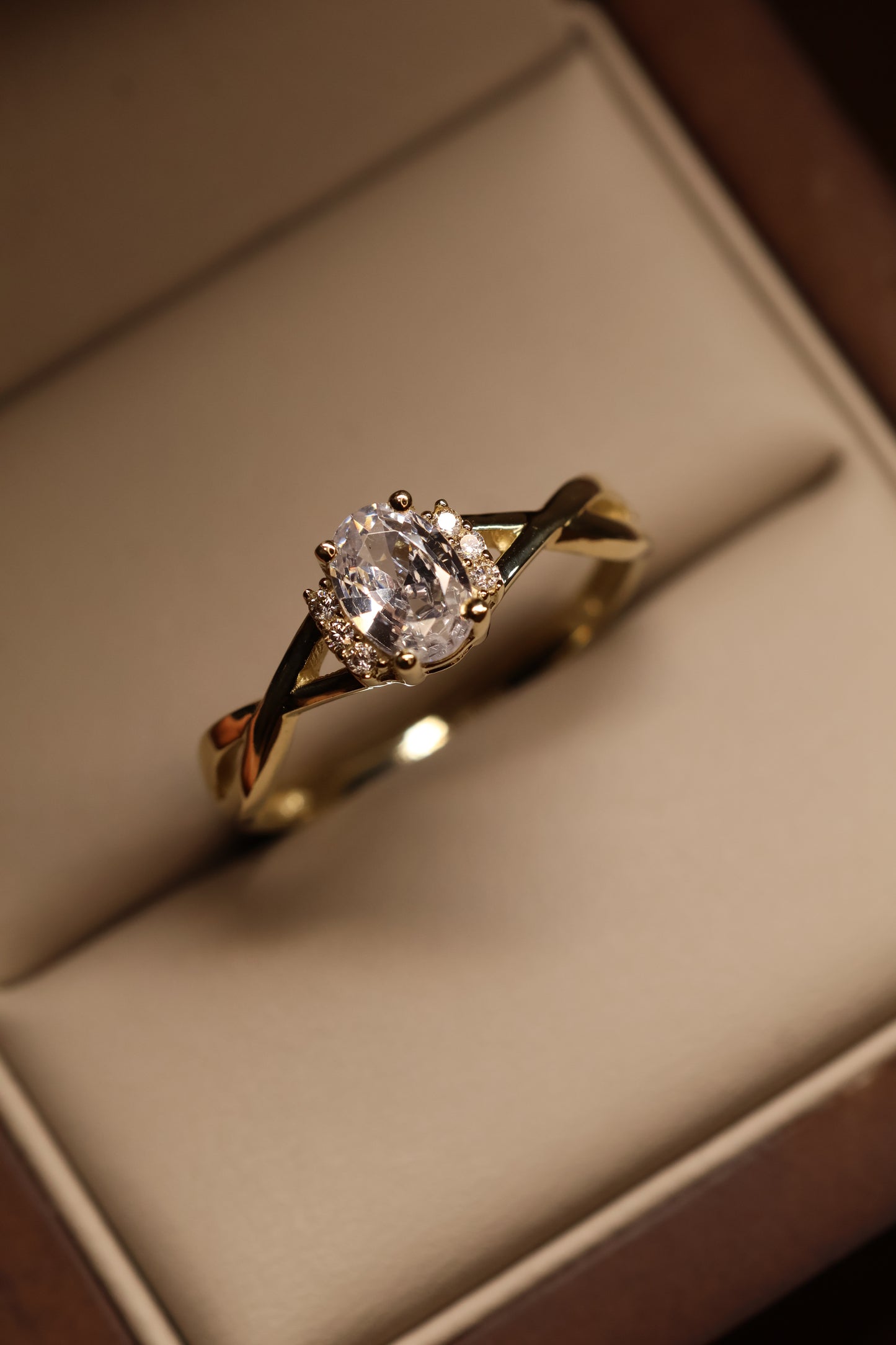 Anillo en Oro Amarillo 14k con Circonia Mod. 15890