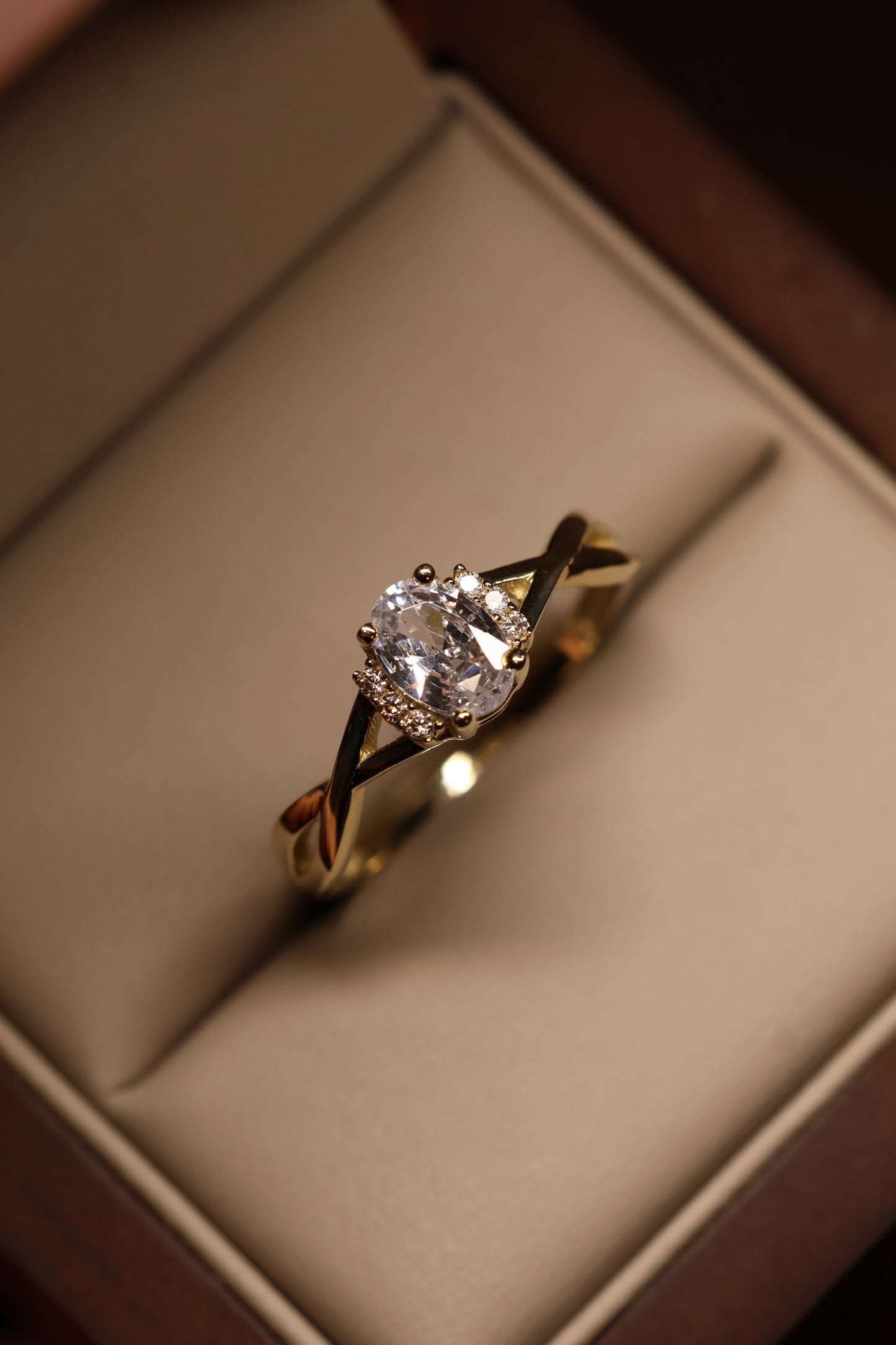 Anillo en Oro Amarillo 14k con Circonia Mod. 15890