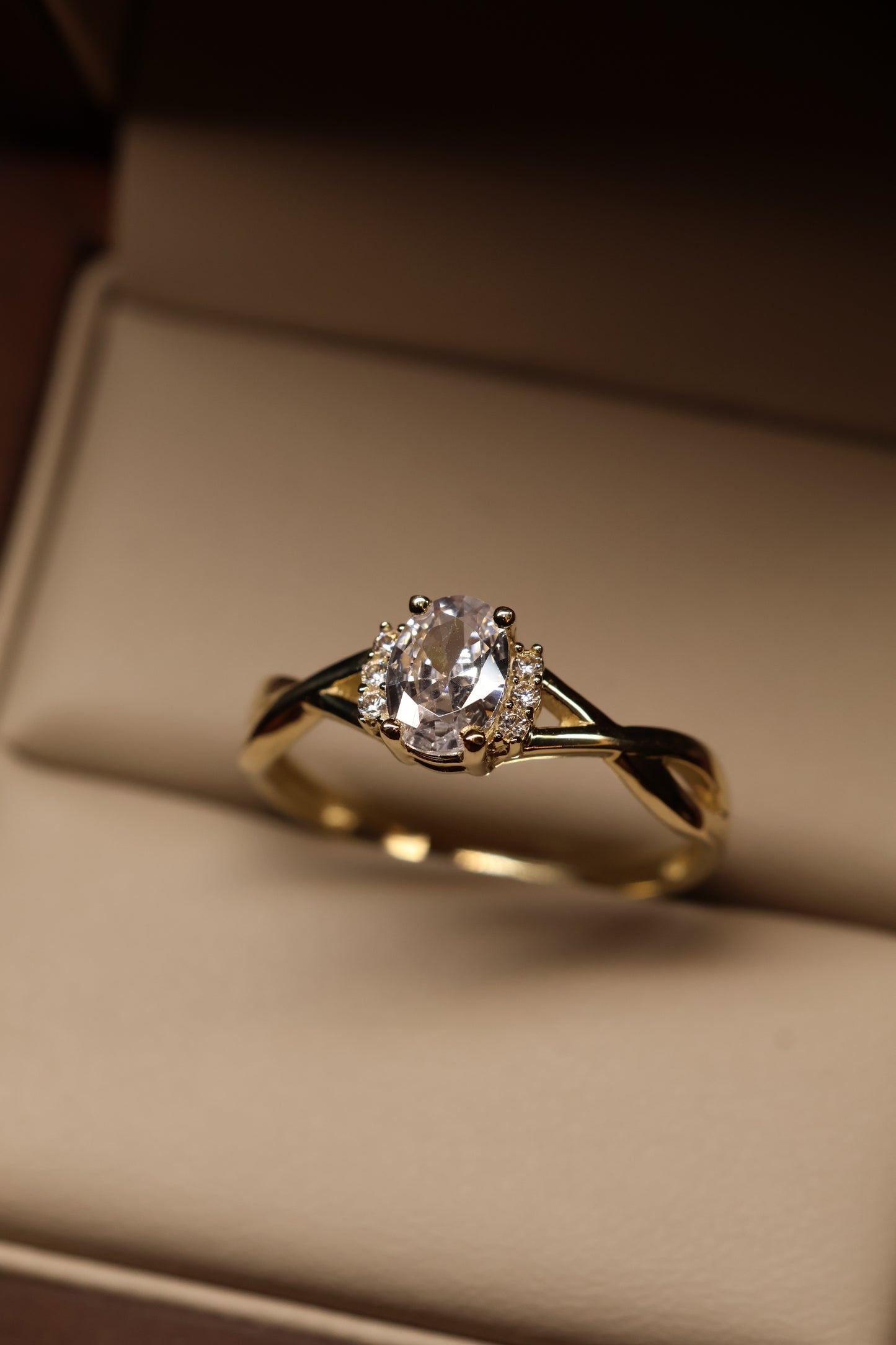 Anillo en Oro Amarillo 14k con Circonia Mod. 15890