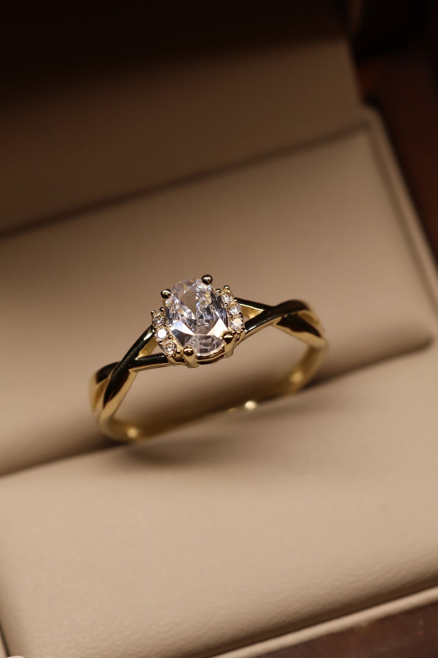Anillo en Oro Amarillo 14k con Circonia Mod. 15890