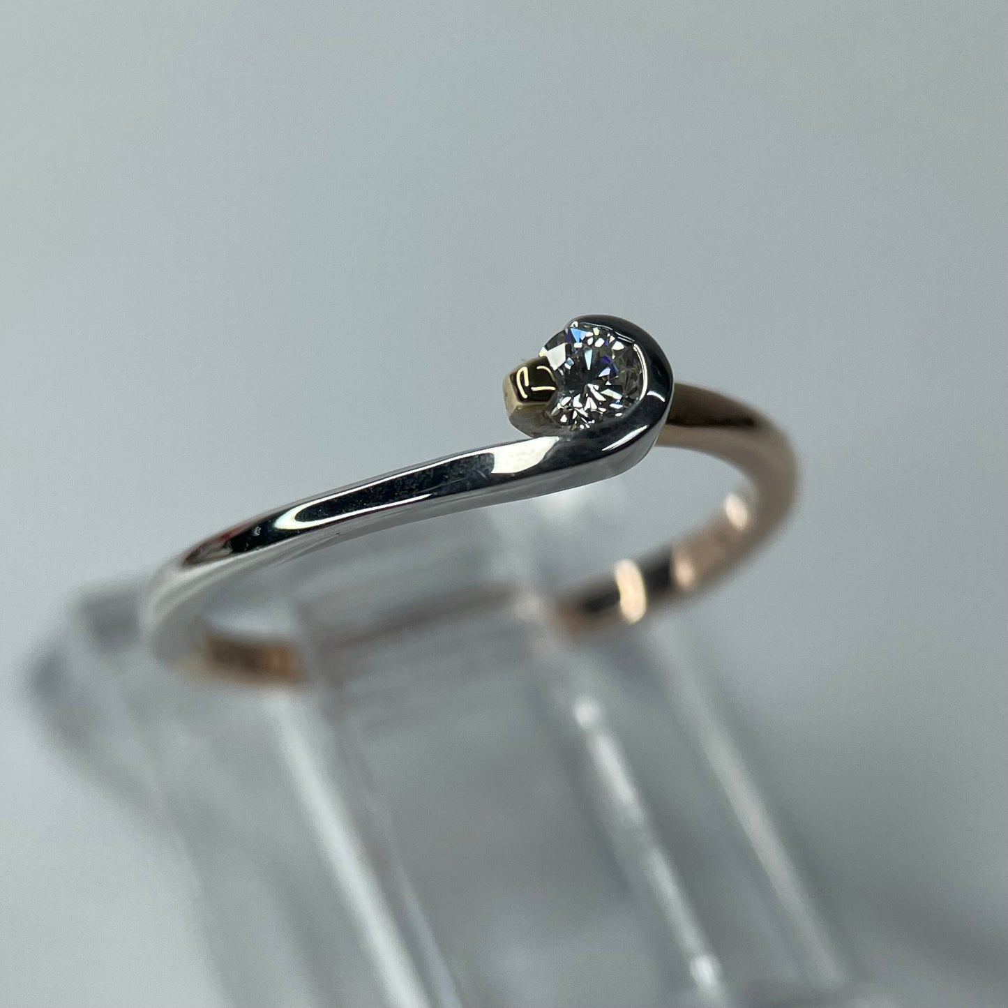Anillo en oro florentino 14k con diamante natural .09cts Mod: OF1534