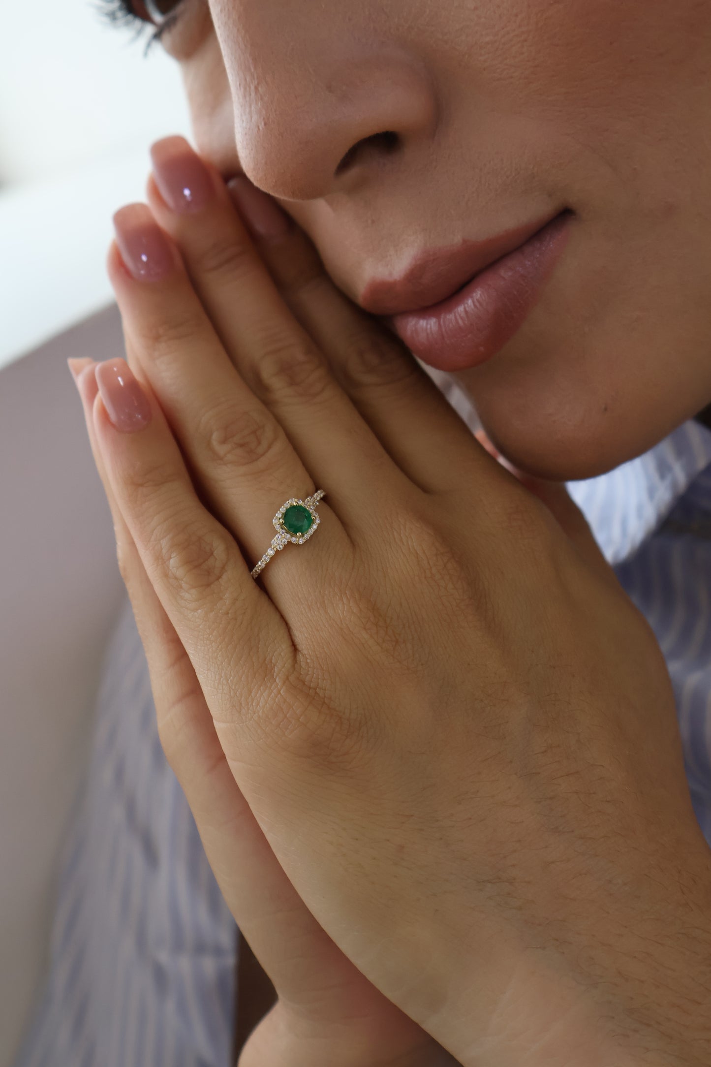 Anillo Cloe en Oro 14k con Esmeralda 0.50 ct