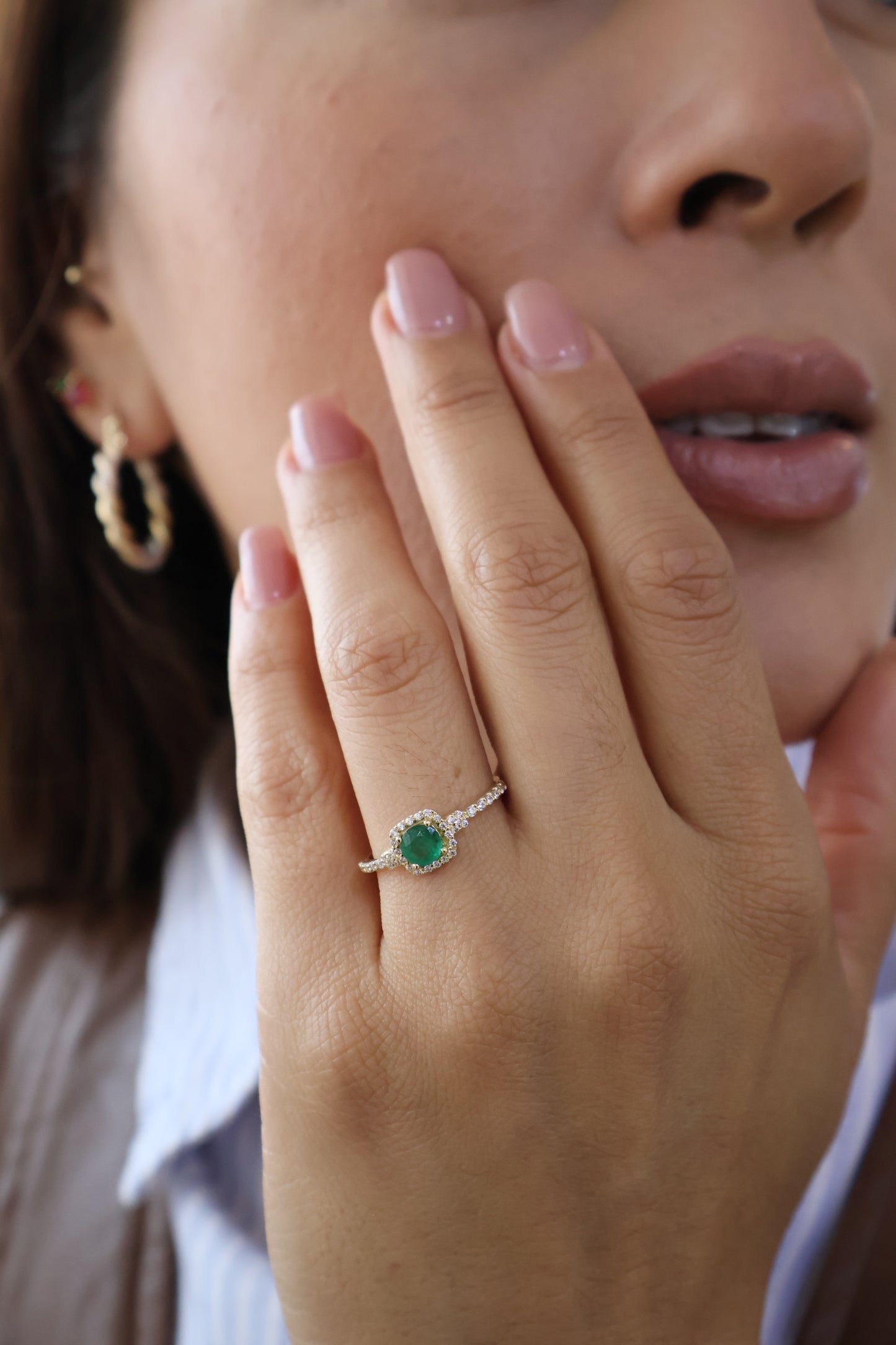 Anillo Cloe en Oro 14k con Esmeralda 0.50 ct