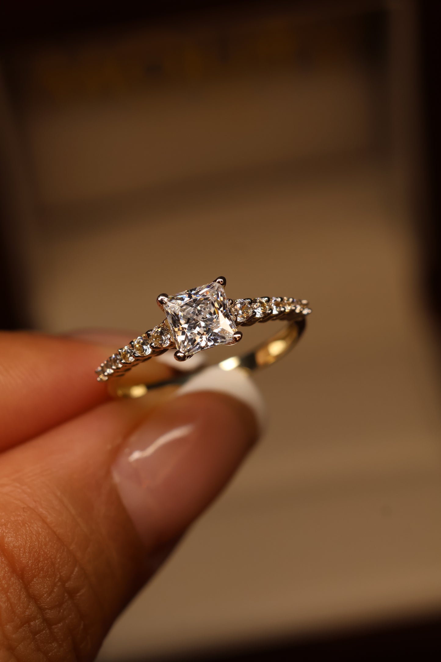 Anillo en Oro Amarillo 14k con Circonia Mod. 15887
