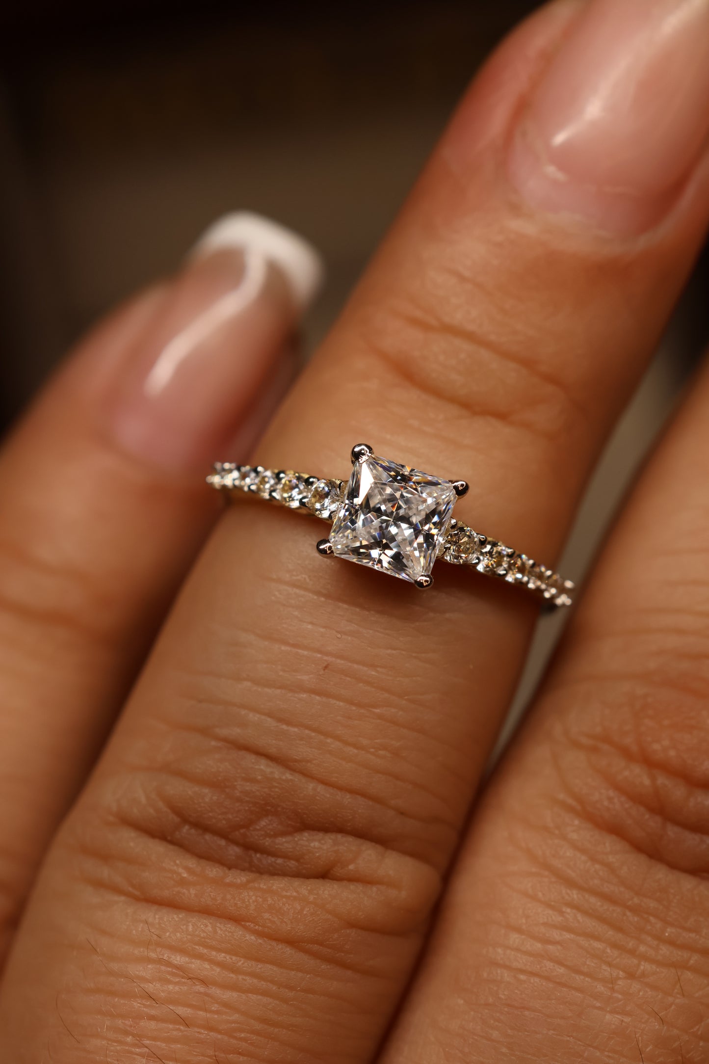 Anillo en Oro Amarillo 14k con Circonia Mod. 15887