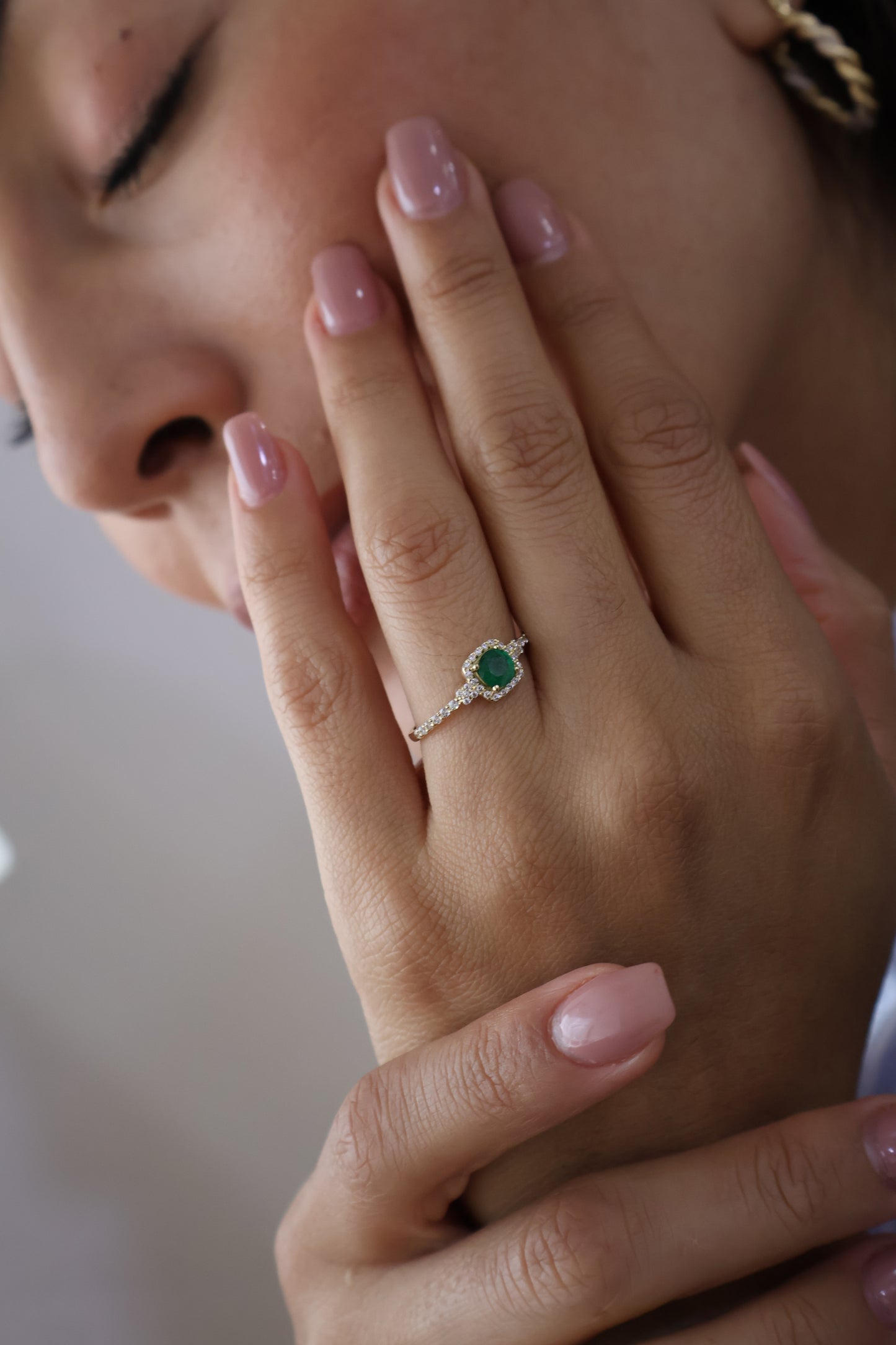 Anillo Cloe en Oro 14k con Esmeralda 0.50 ct