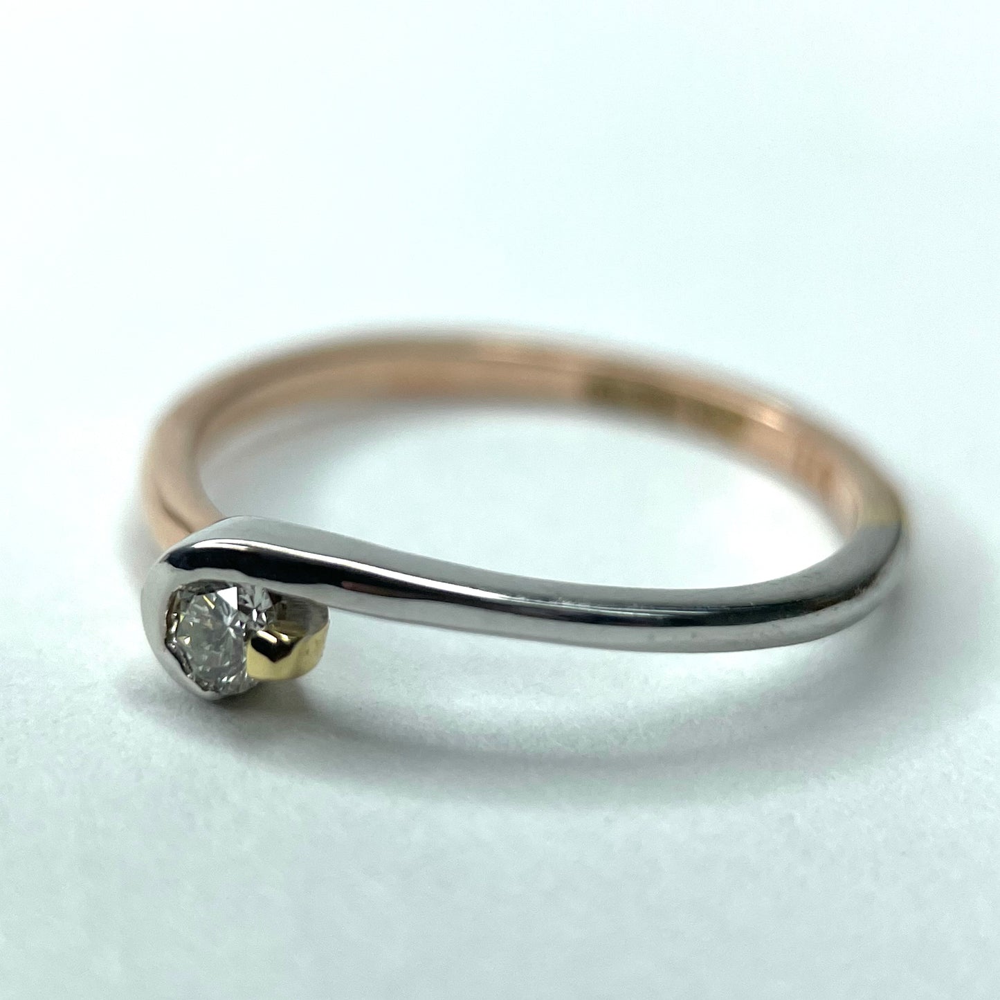 Anillo en oro florentino 14k con diamante natural .09cts Mod: OF1534
