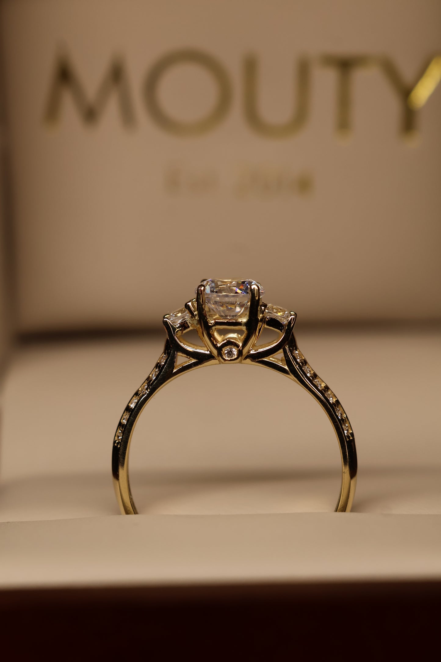 Anillo en Oro Amarillo 14k con Circonia Mod. 15879