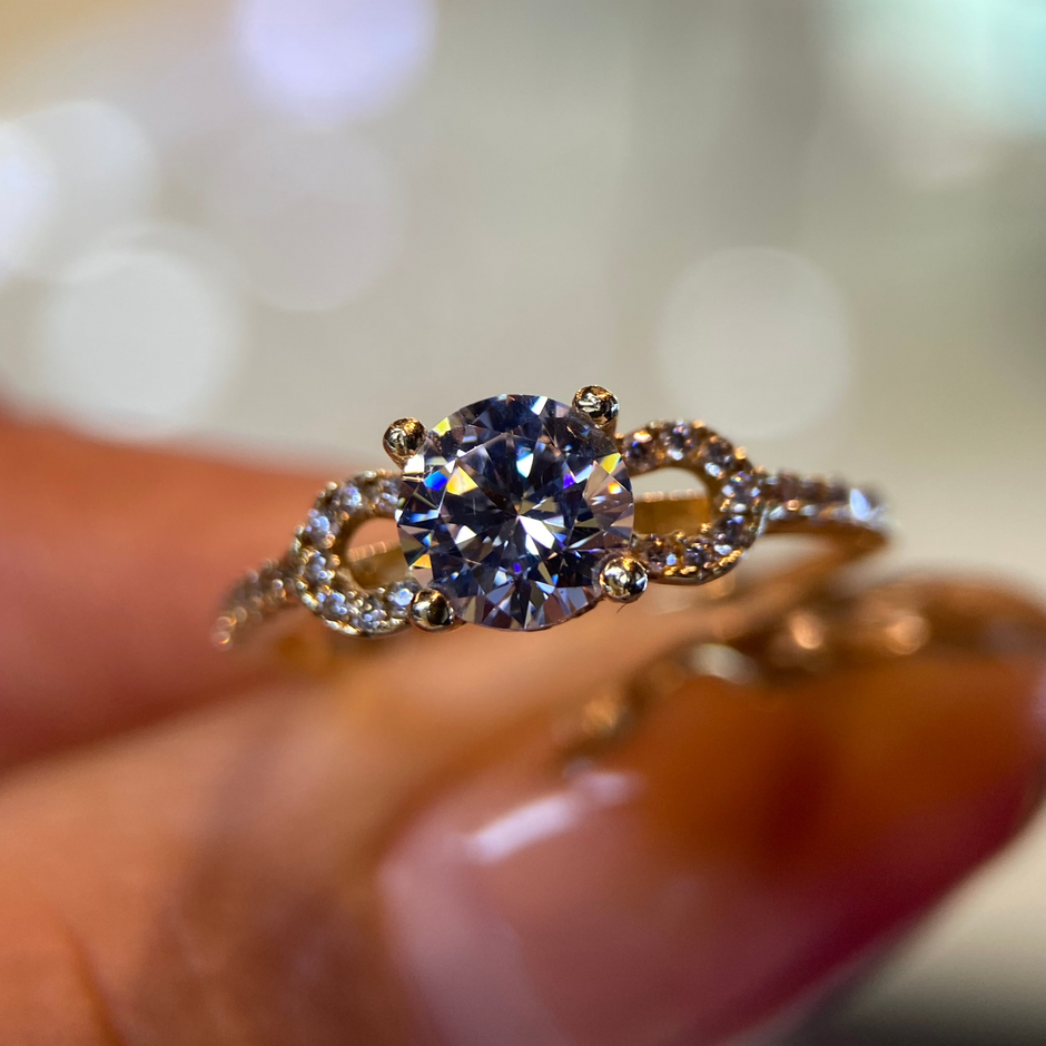 Anillo de compromiso en oro