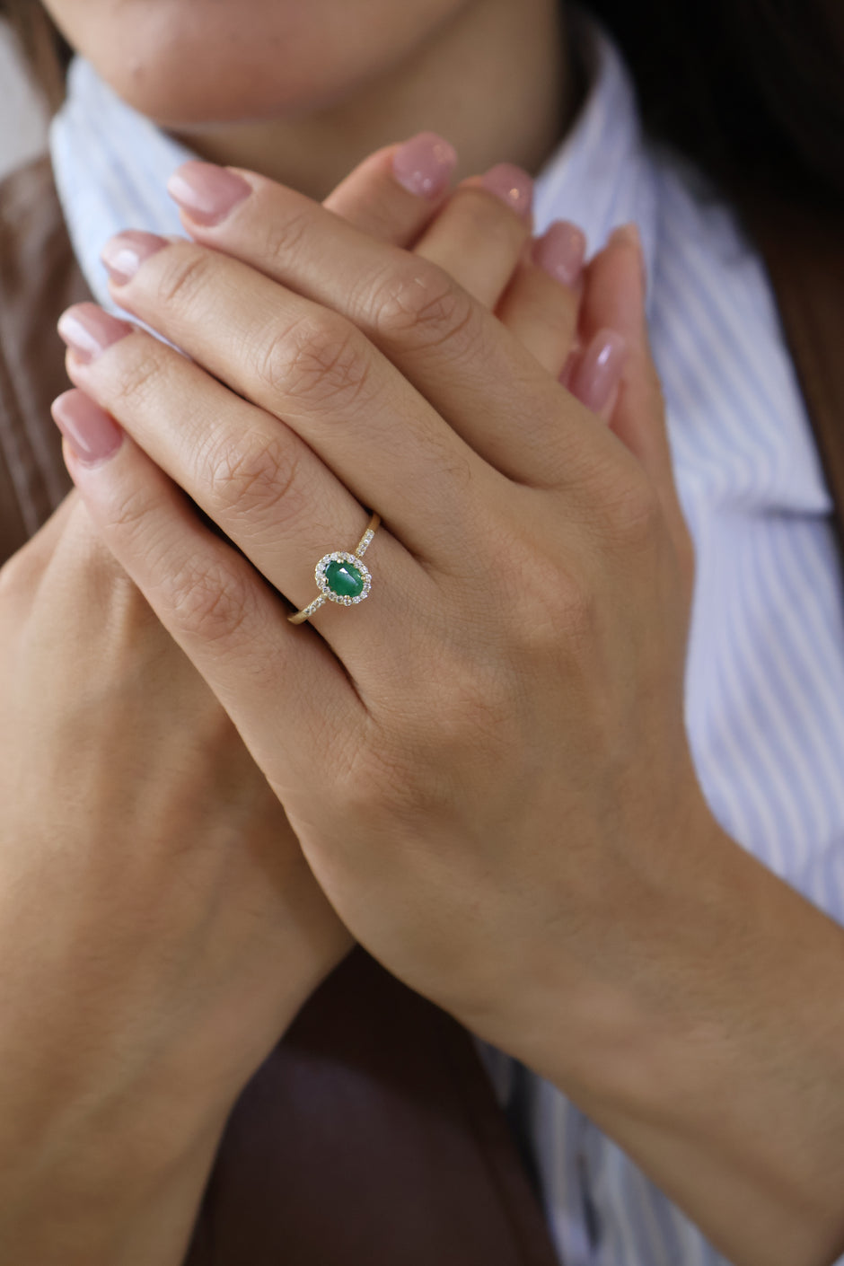 Anillo Daisy en Oro 14k con Esmeralda 0.50ct