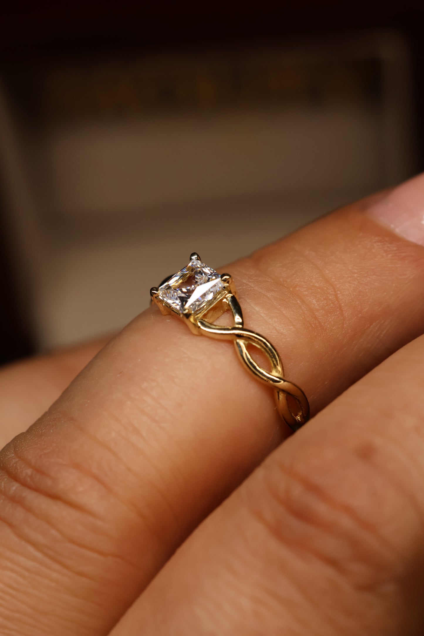Anillo en Oro Amarillo 14k con Circonia Mod. 15869