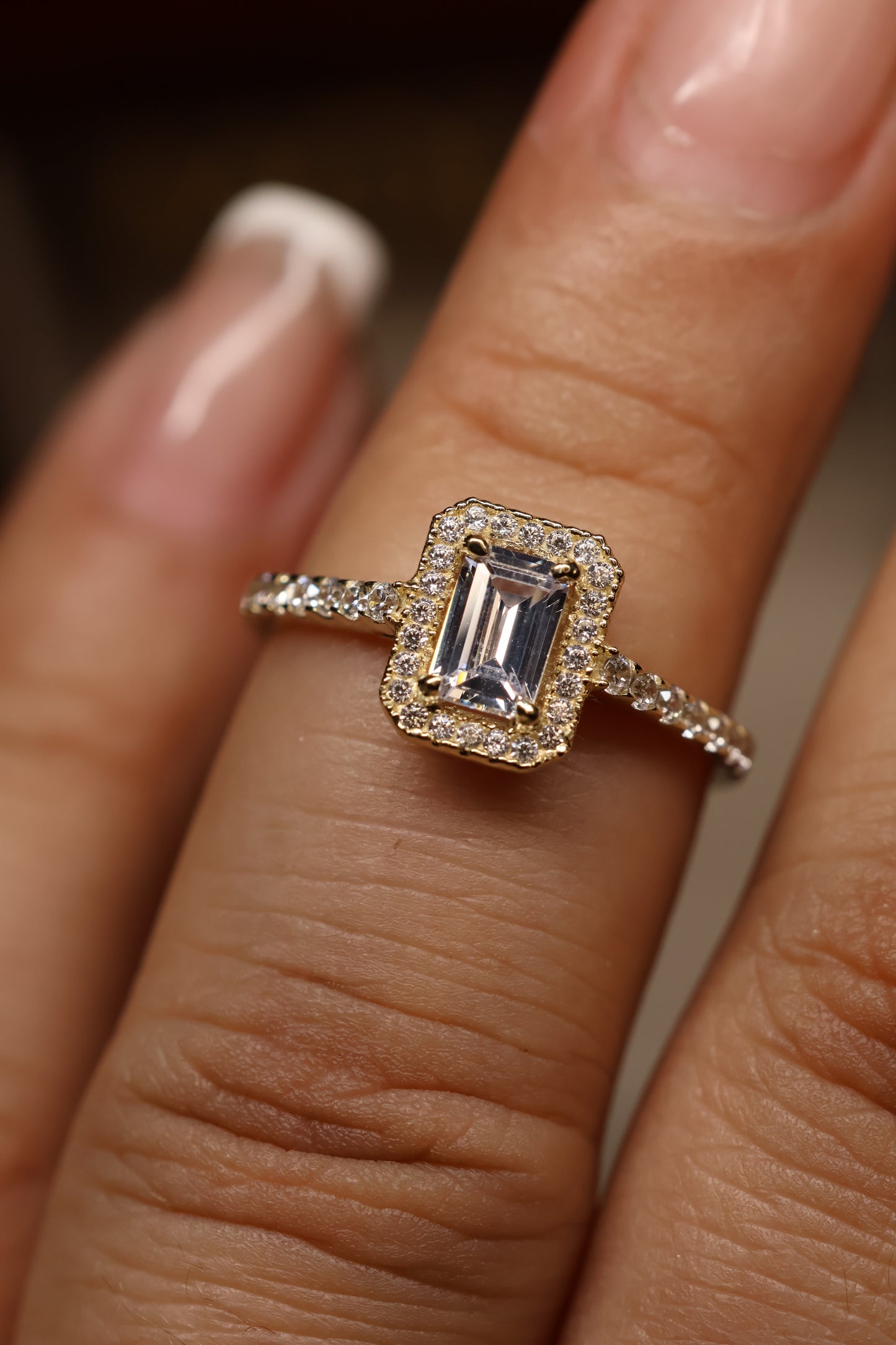 Anillo en Oro Amarillo 14k con Circonia Mod. 15884