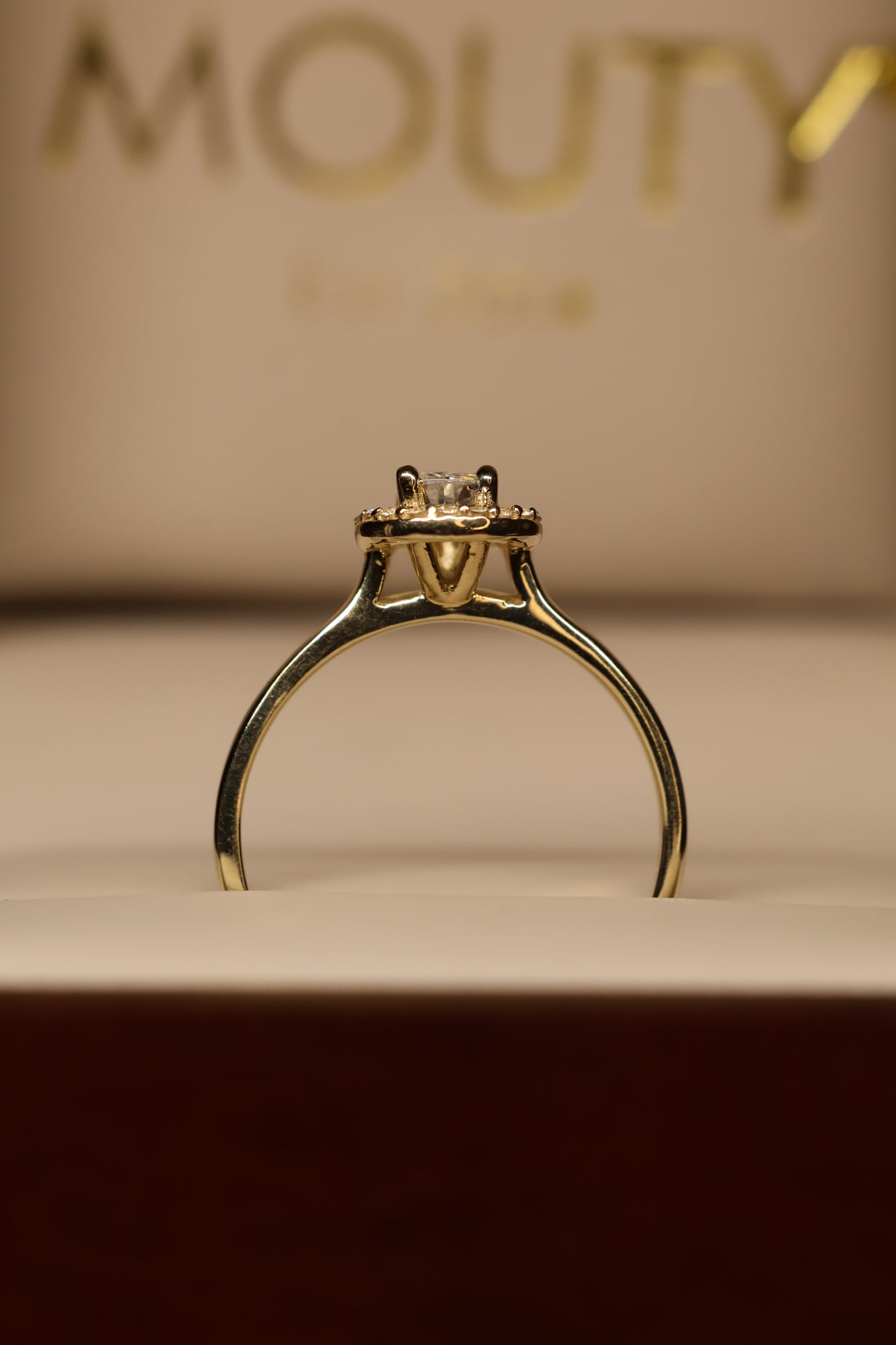 Anillo en Oro Amarillo 14k con Circonia Mod. 15886