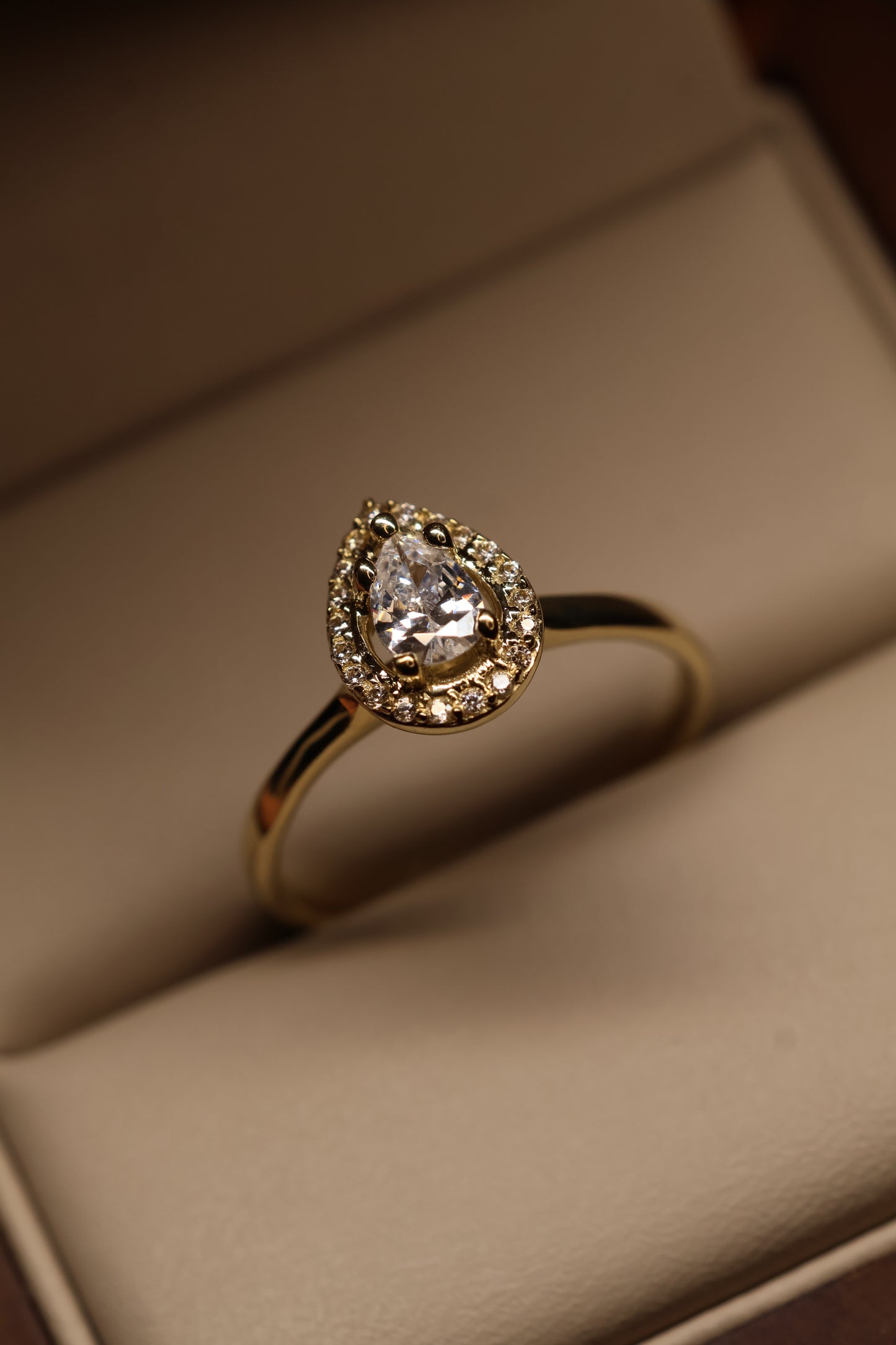 Anillo en Oro Amarillo 14k con Circonia Mod. 15886