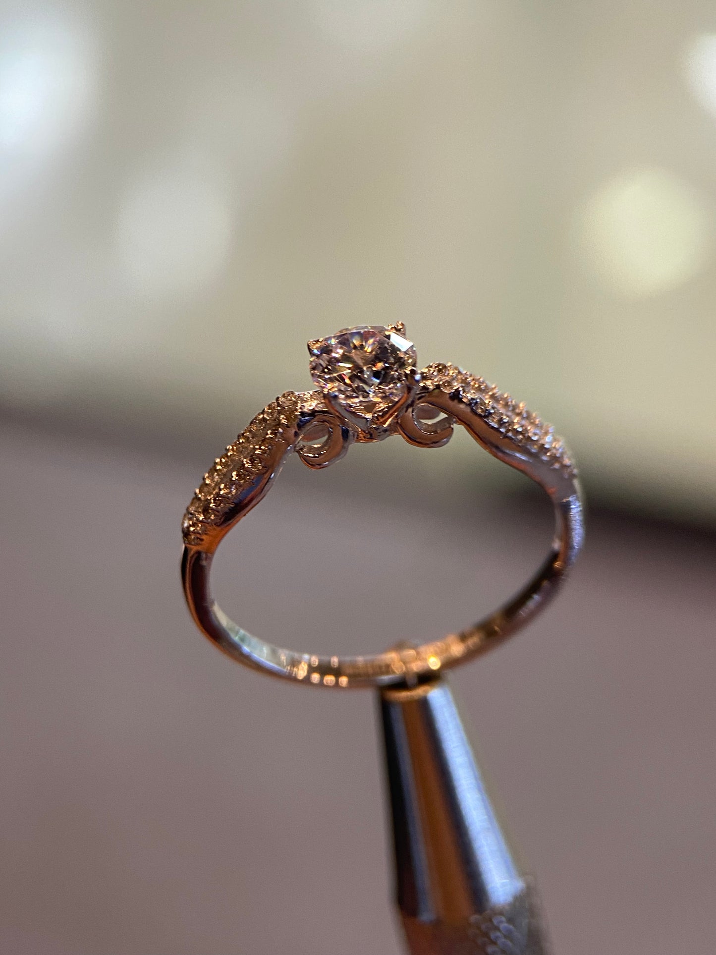 Anillo en oro blanco 14k con circonias Mod 14925