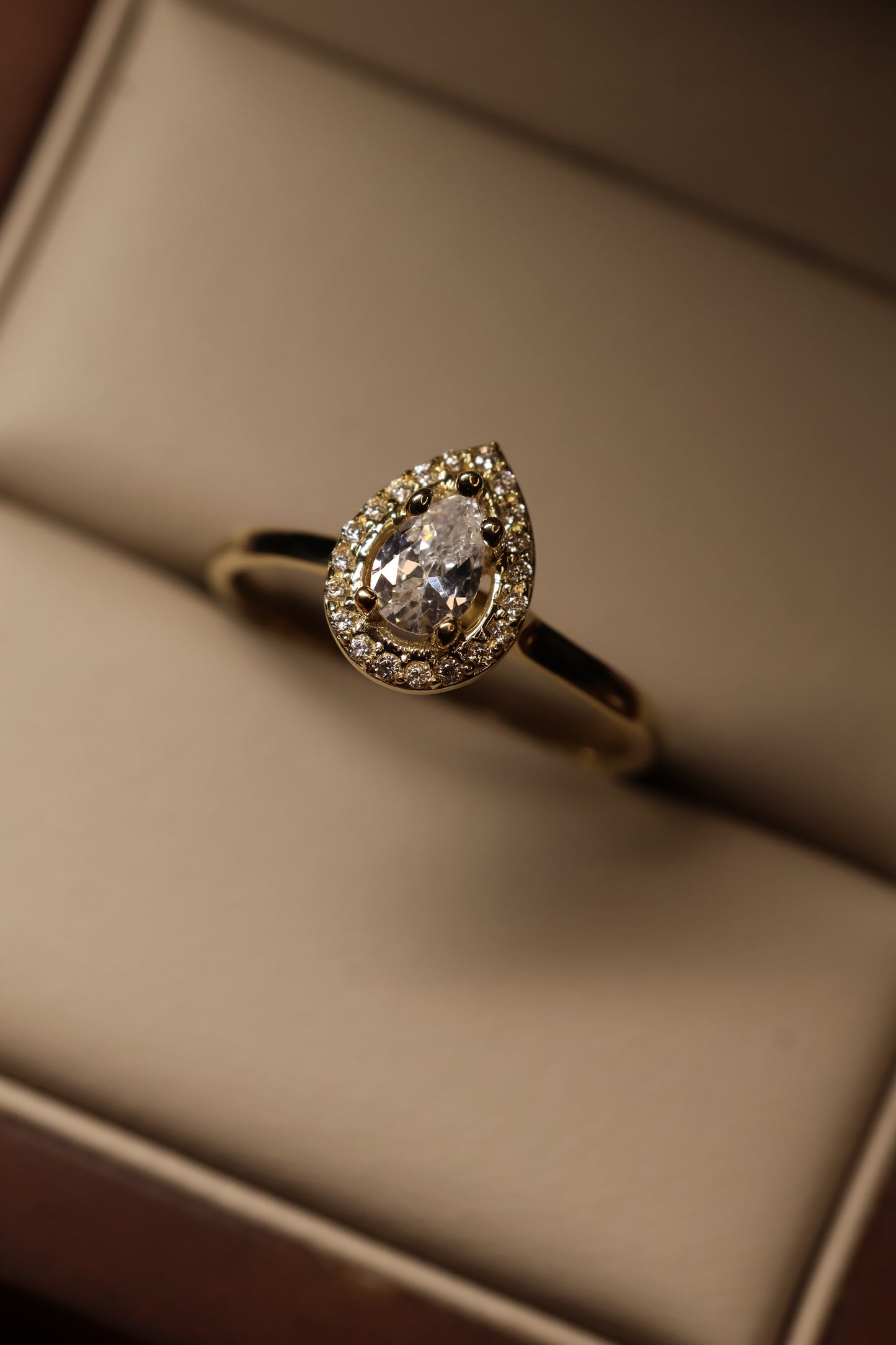 Anillo en Oro Amarillo 14k con Circonia Mod. 15886