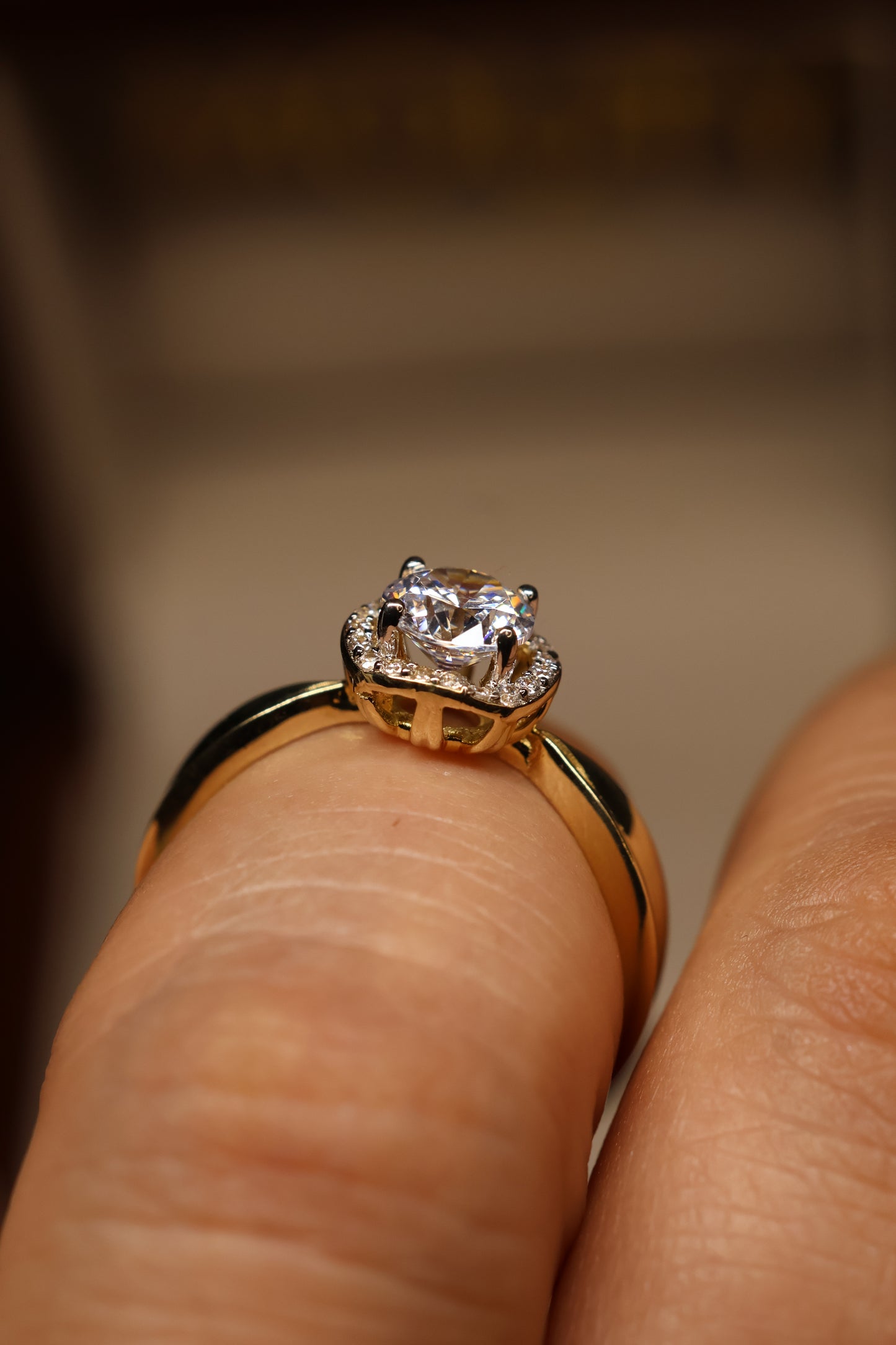 Anillo en Oro Amarillo 14k con Circonia Mod. 15885