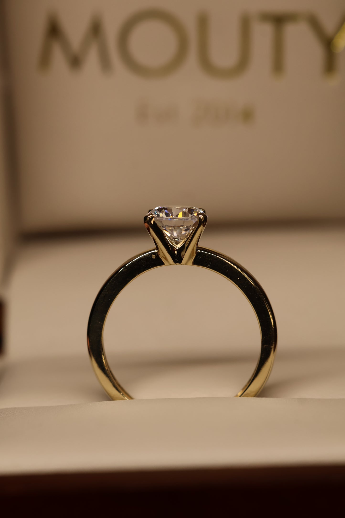Anillo en Oro Amarillo 14k con Circonia Mod. 15883