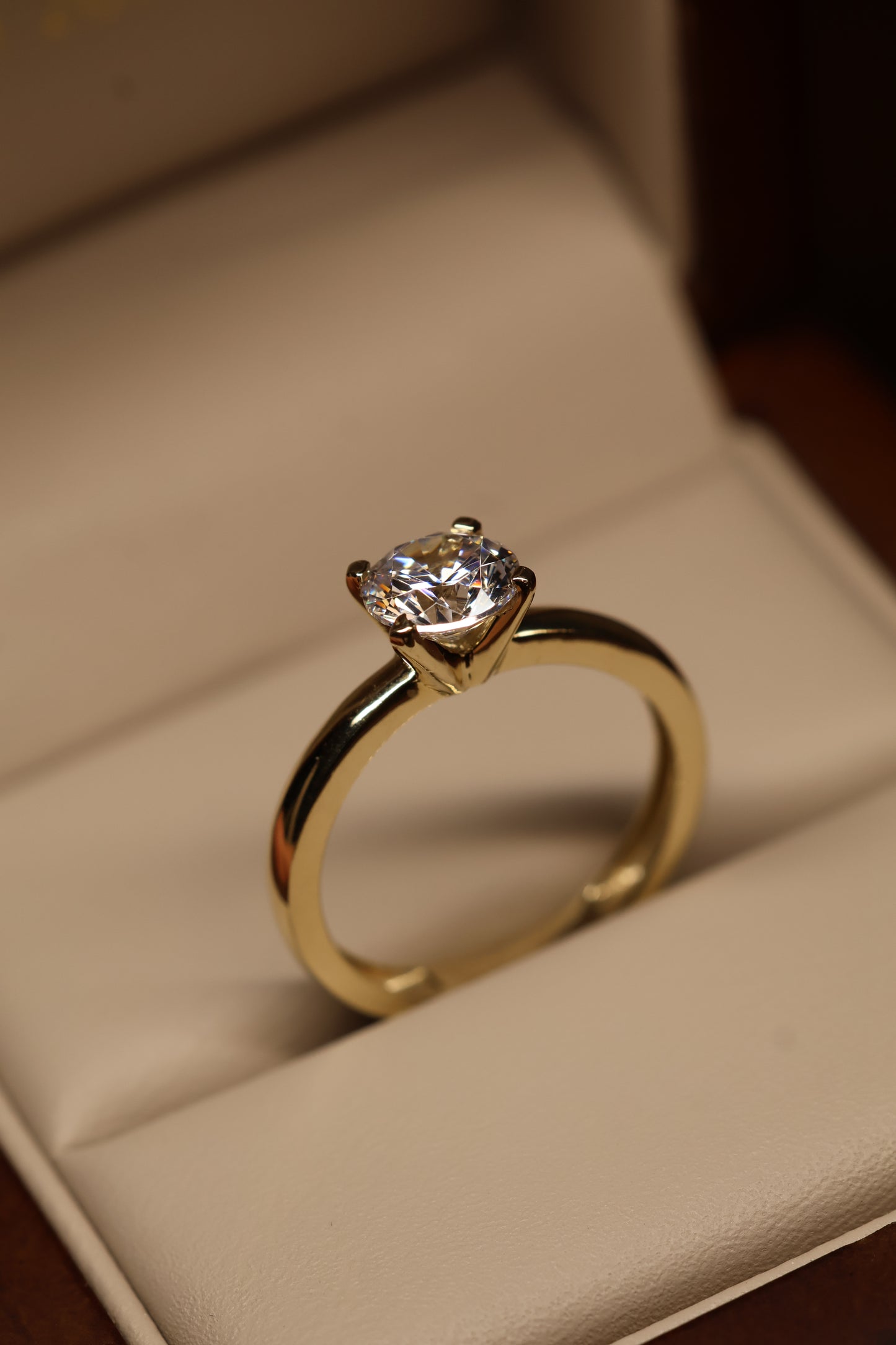 Anillo en Oro Amarillo 14k con Circonia Mod. 15883