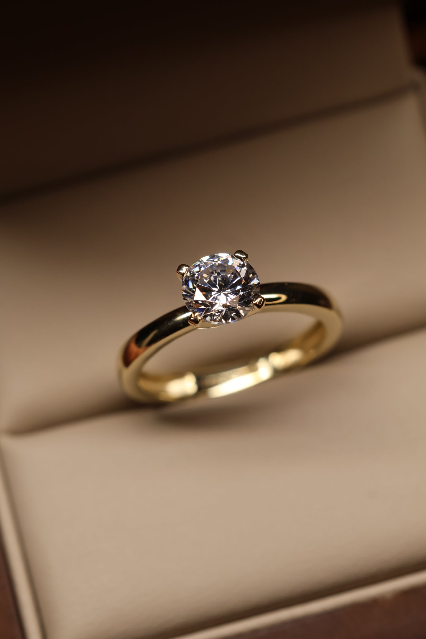 Anillo en Oro Amarillo 14k con Circonia Mod. 15883