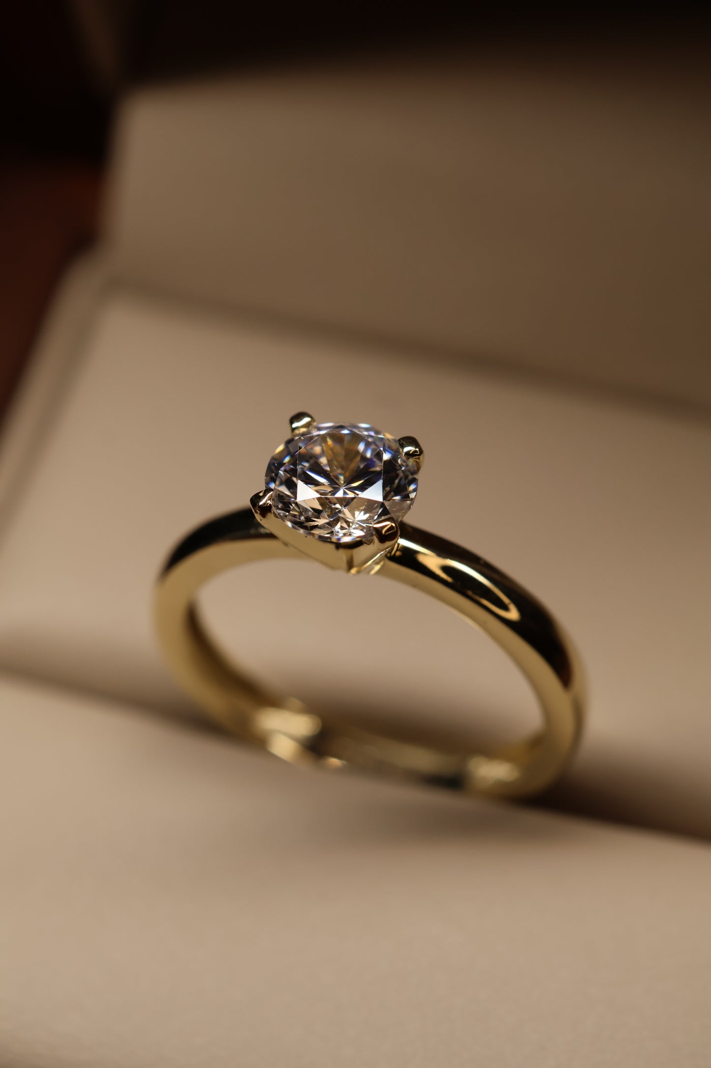 Anillo en Oro Amarillo 14k con Circonia Mod. 15883