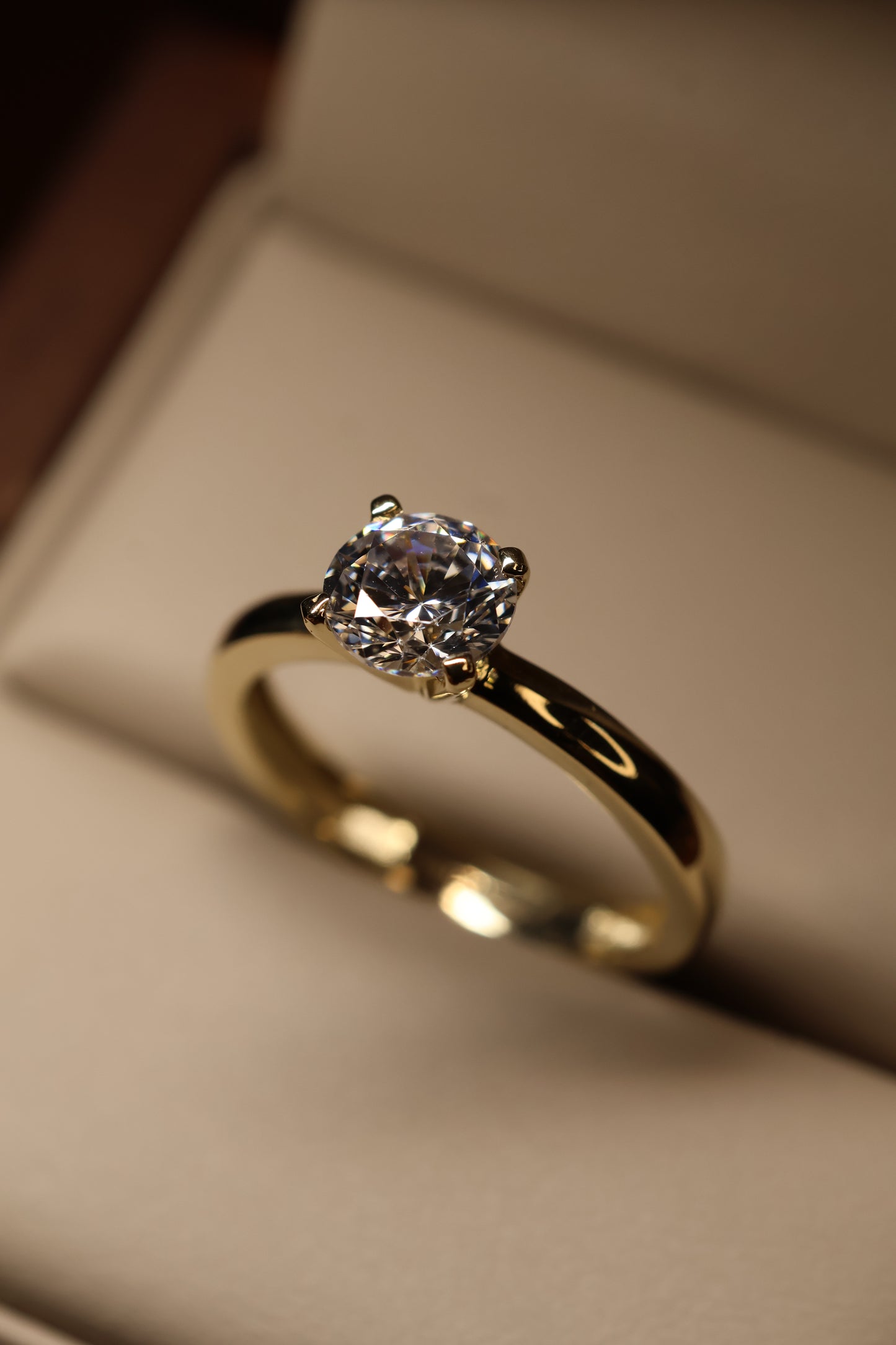 Anillo en Oro Amarillo 14k con Circonia Mod. 15883