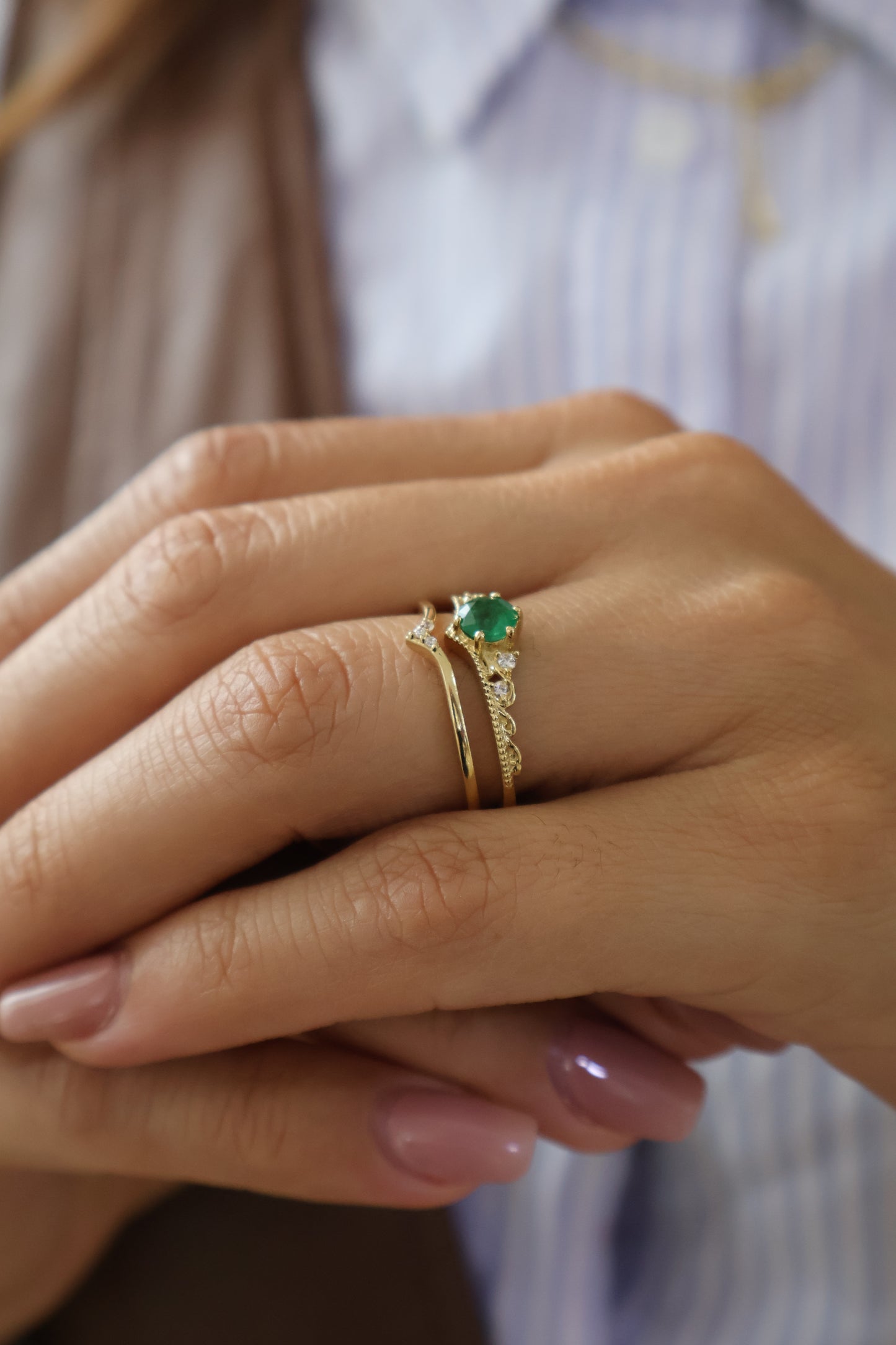 Dúo de Anillos Cleopatra en Oro con Esmeralda y Circonias 0.53 ct