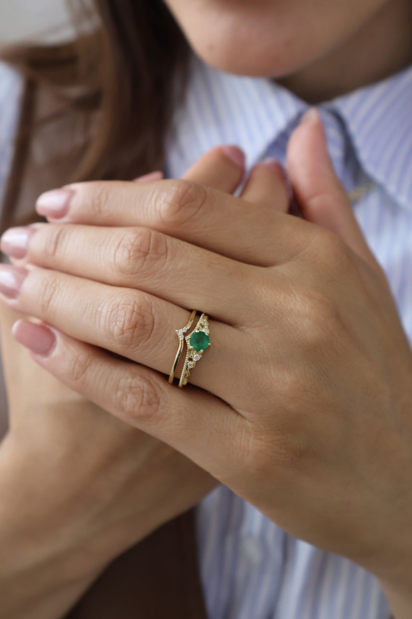 Dúo de Anillos Cleopatra en Oro con Esmeralda y Circonias 0.53 ct