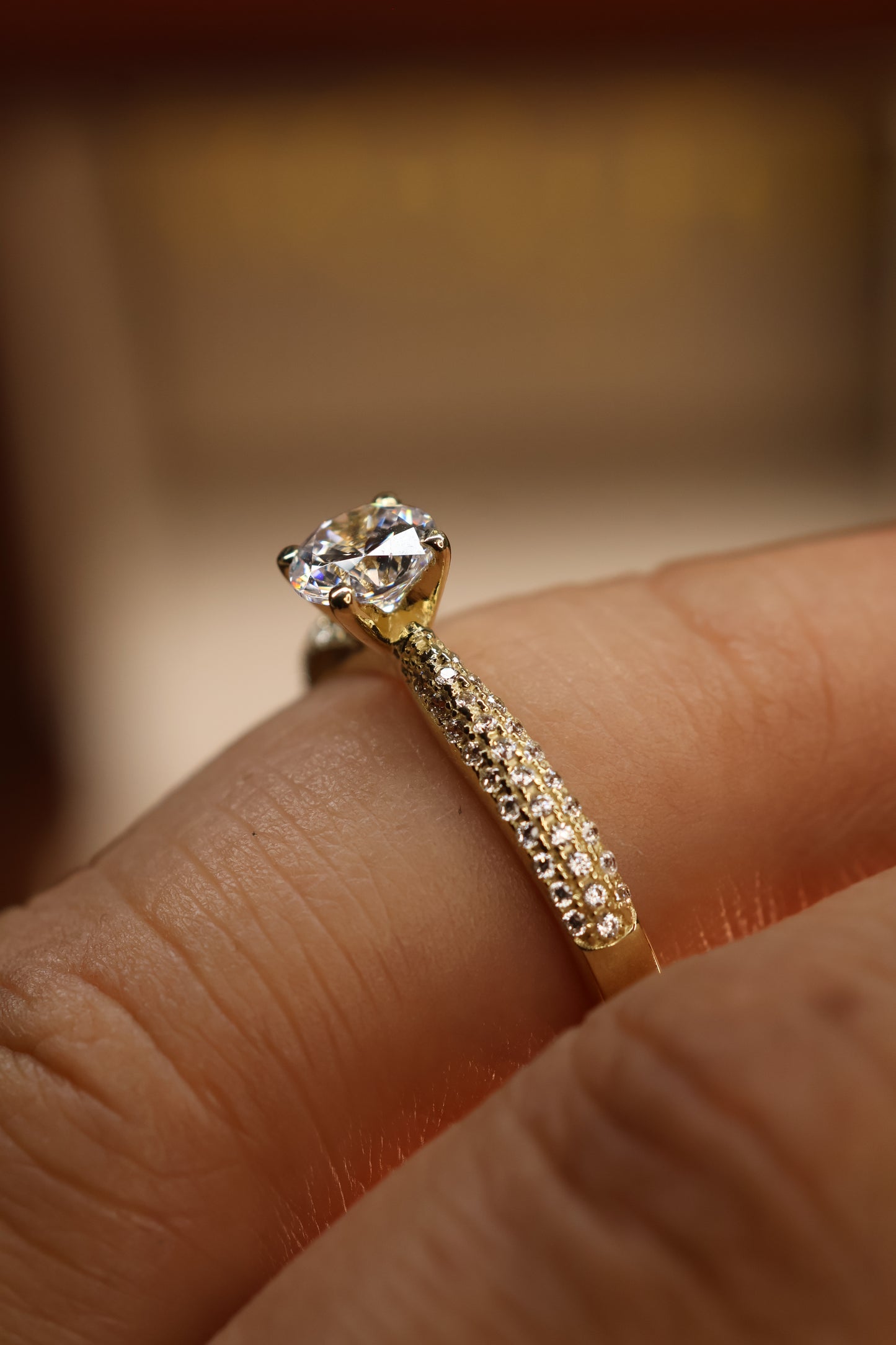 Anillo en Oro Amarillo 10k con Circonia Mod. 15877