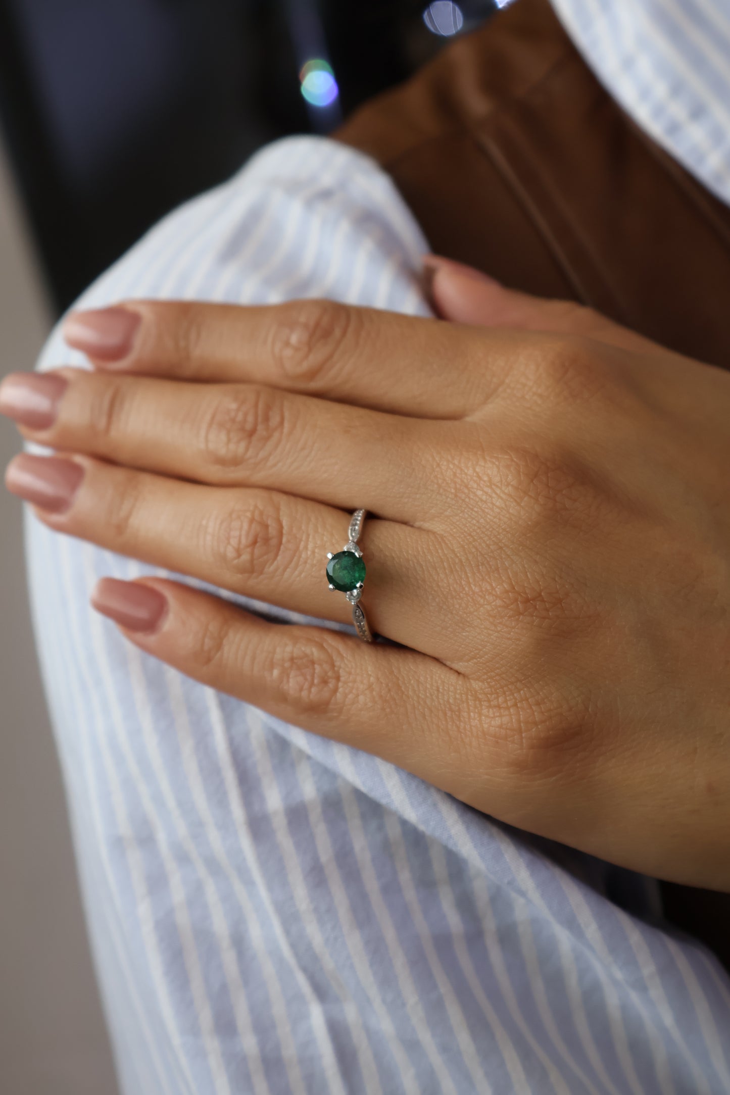 Anillo Aisha en 14k Oro con Esmeralda 0.70ct