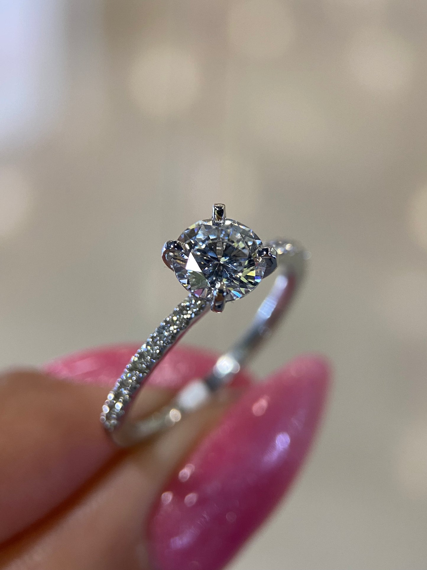 Anillo Caroline en oro 14k blanco con diamante de laboratorio 1.00 ct cod. 15999