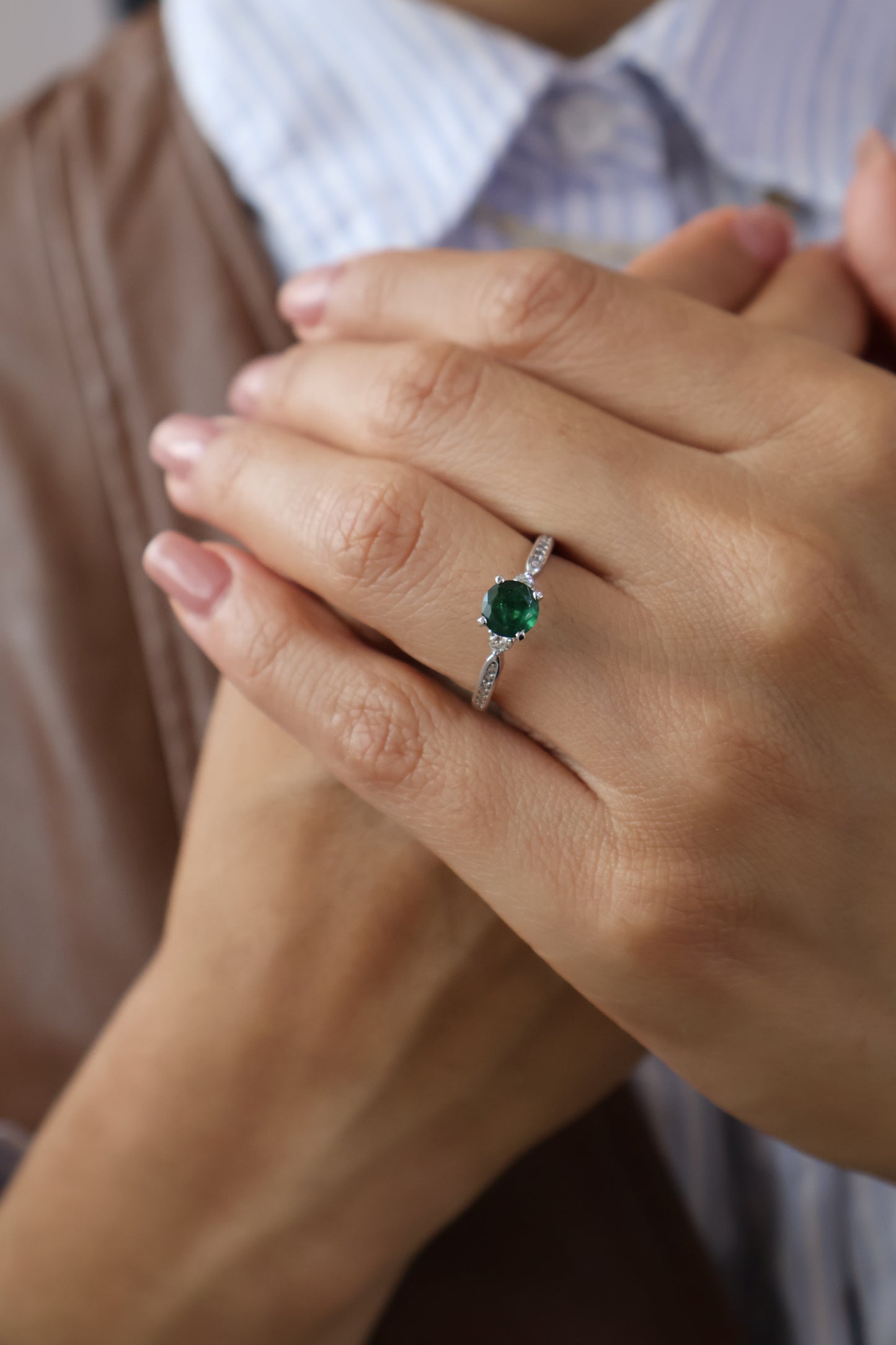 Anillo Aisha en 14k Oro con Esmeralda 0.70ct