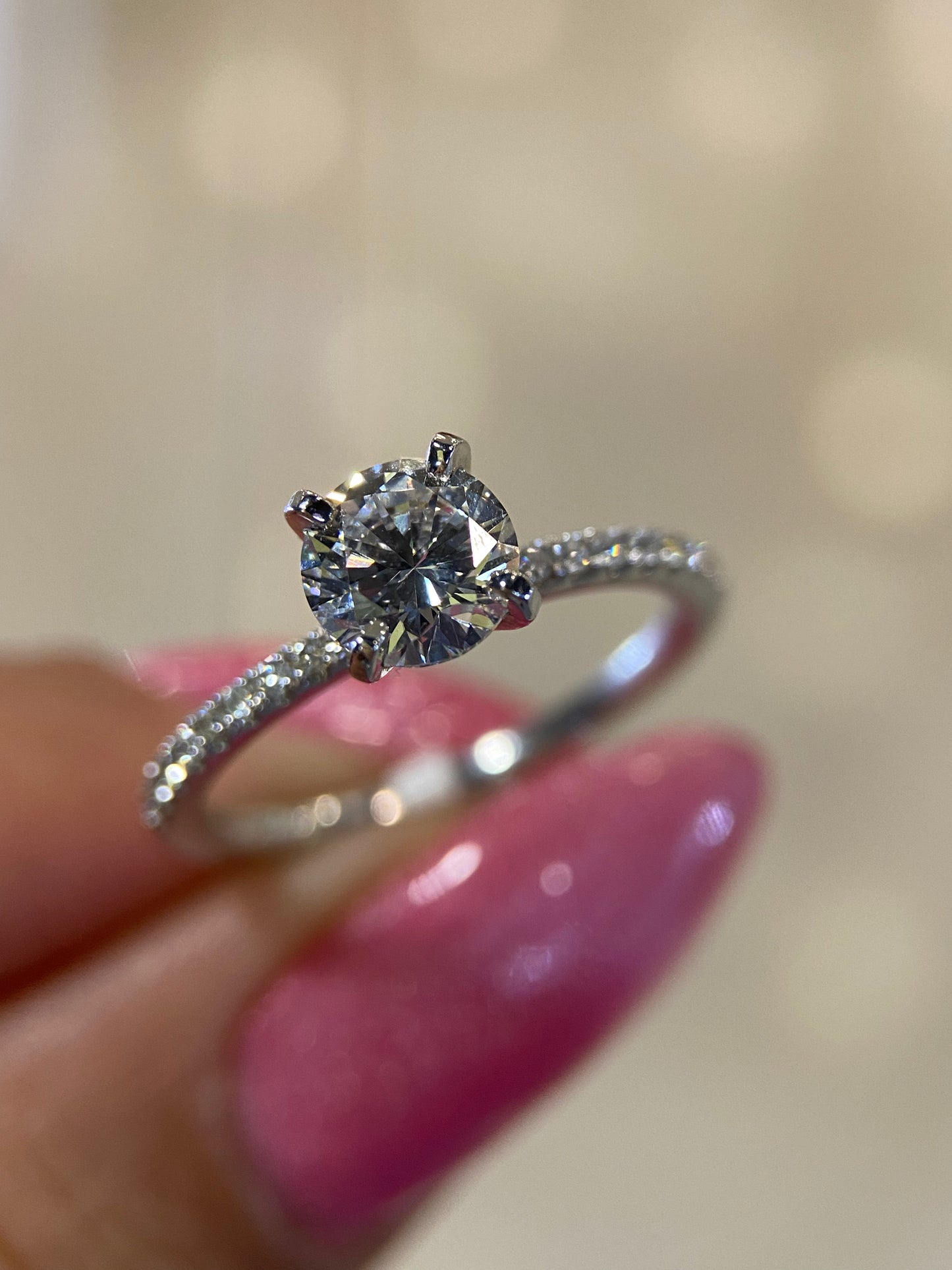 Anillo Caroline en oro 14k blanco con diamante de laboratorio 1.00 ct cod. 15999