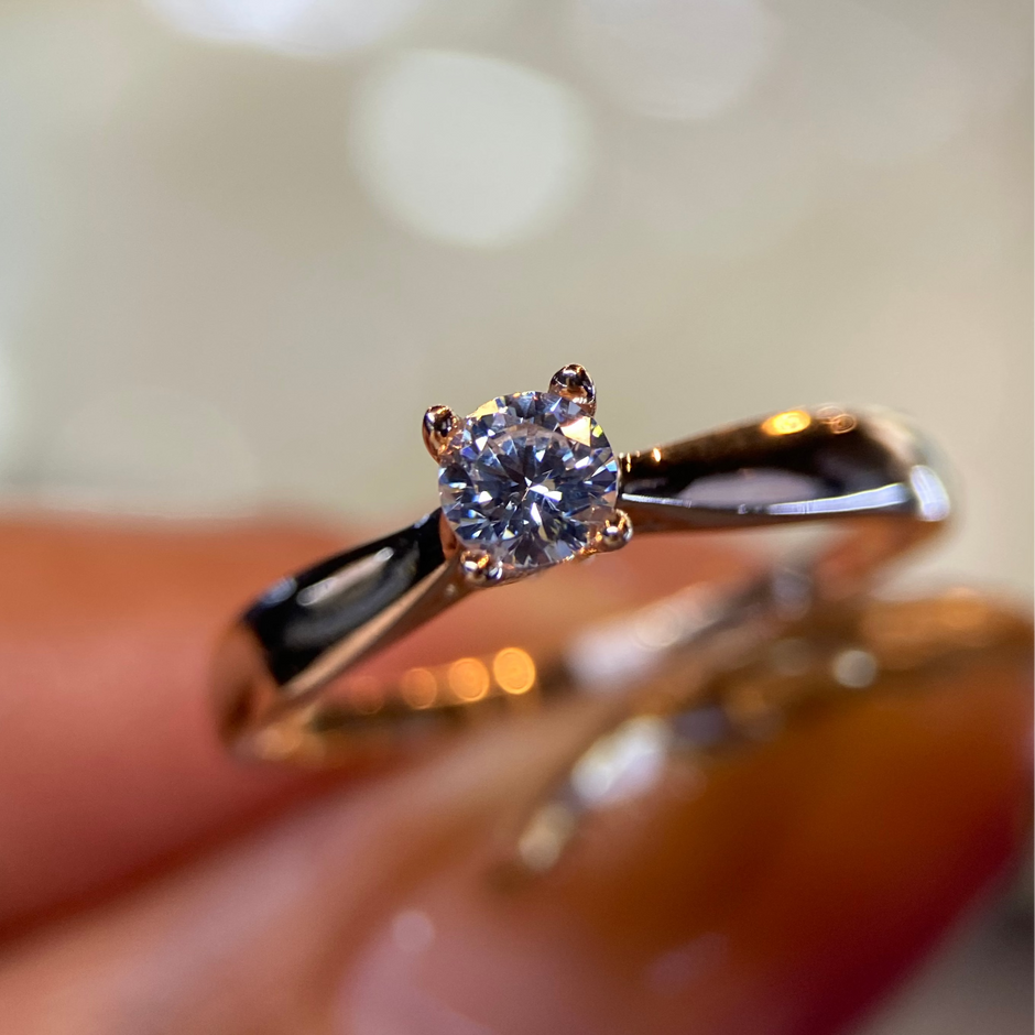Anillo de compromiso en oro