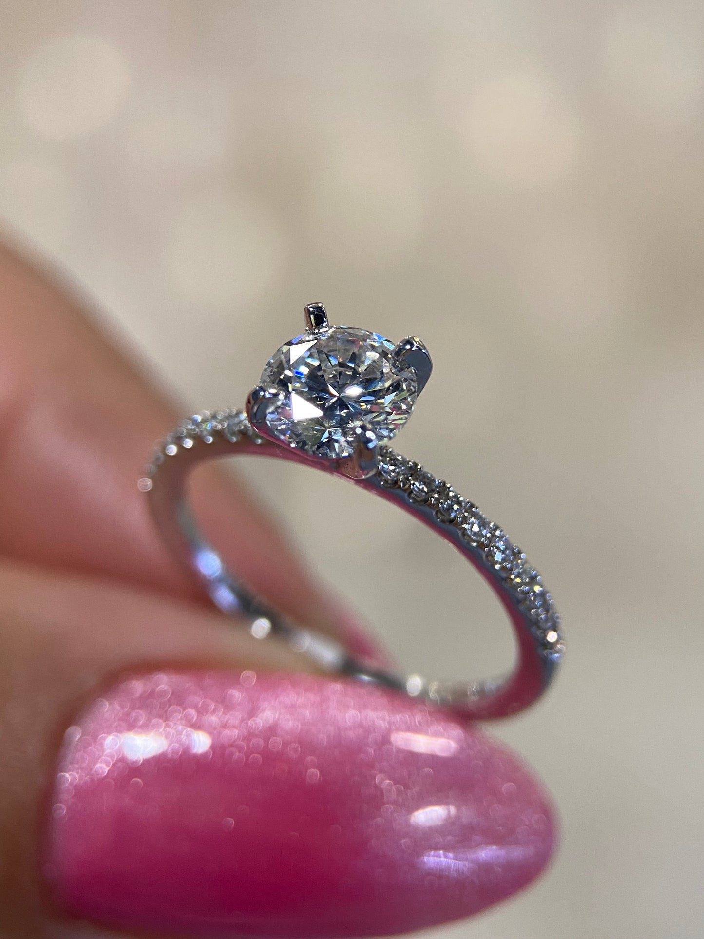 Anillo Caroline en oro 14k blanco con diamante de laboratorio 1.00 ct cod. 15999