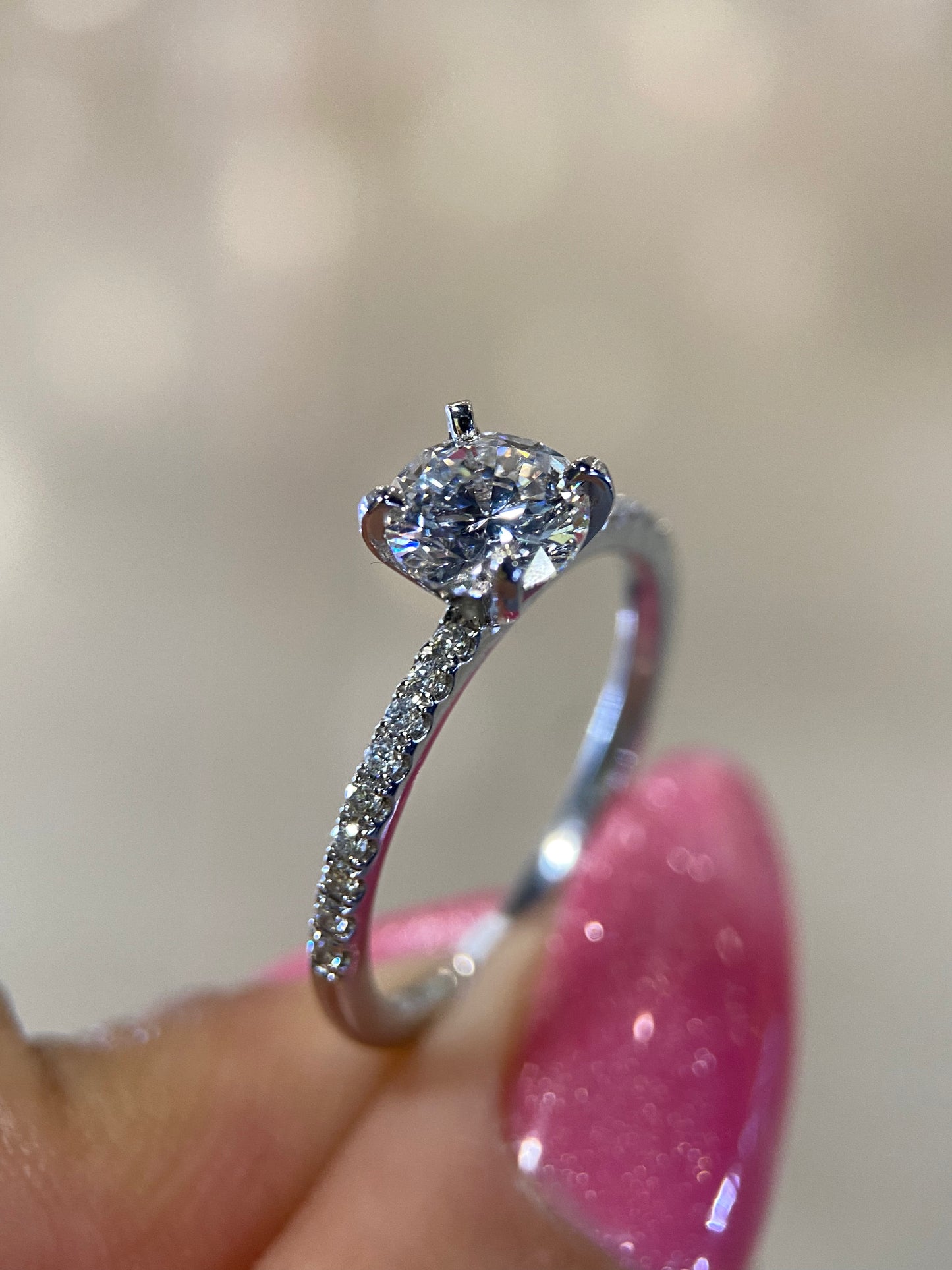 Anillo Caroline en oro 14k blanco con diamante de laboratorio 1.00 ct cod. 15999