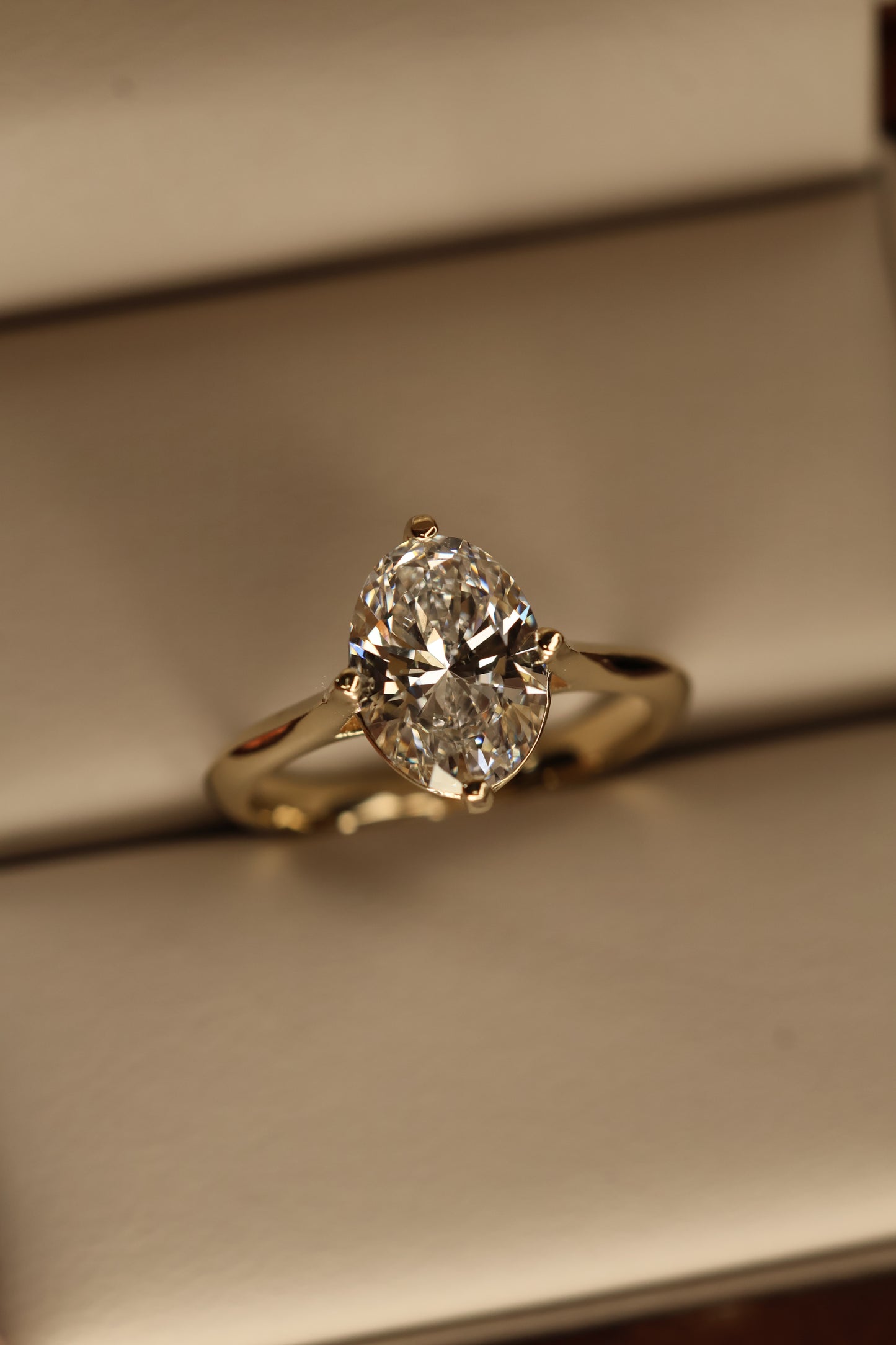 Anillo Annelise en Oro Amarillo 14K con Diamante de Laboratorio de 2.17ct | IGI
