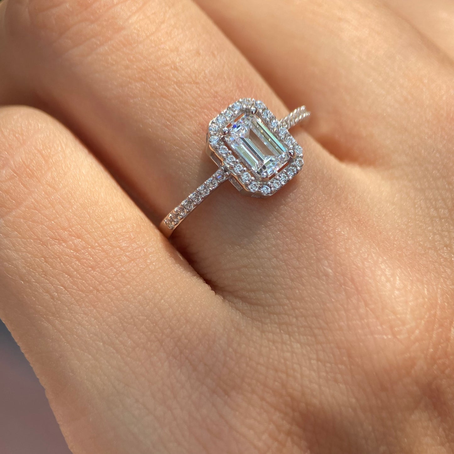 Anillo en Oro Blanco 10K Mod. 15891
