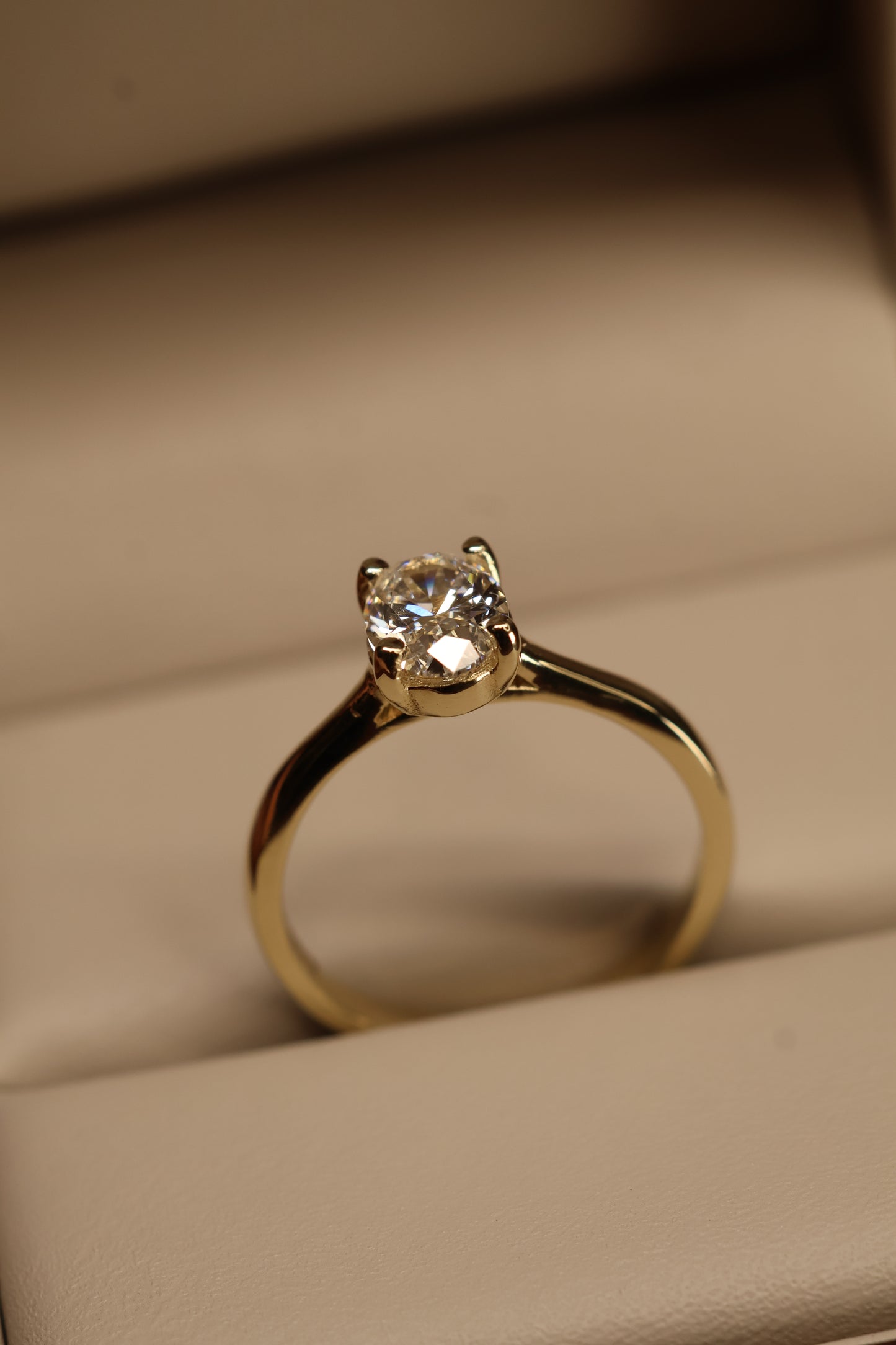 Anillo Elan en Oro Amarillo 14K con Diamante de Laboratorio de 1.03ct | IGI