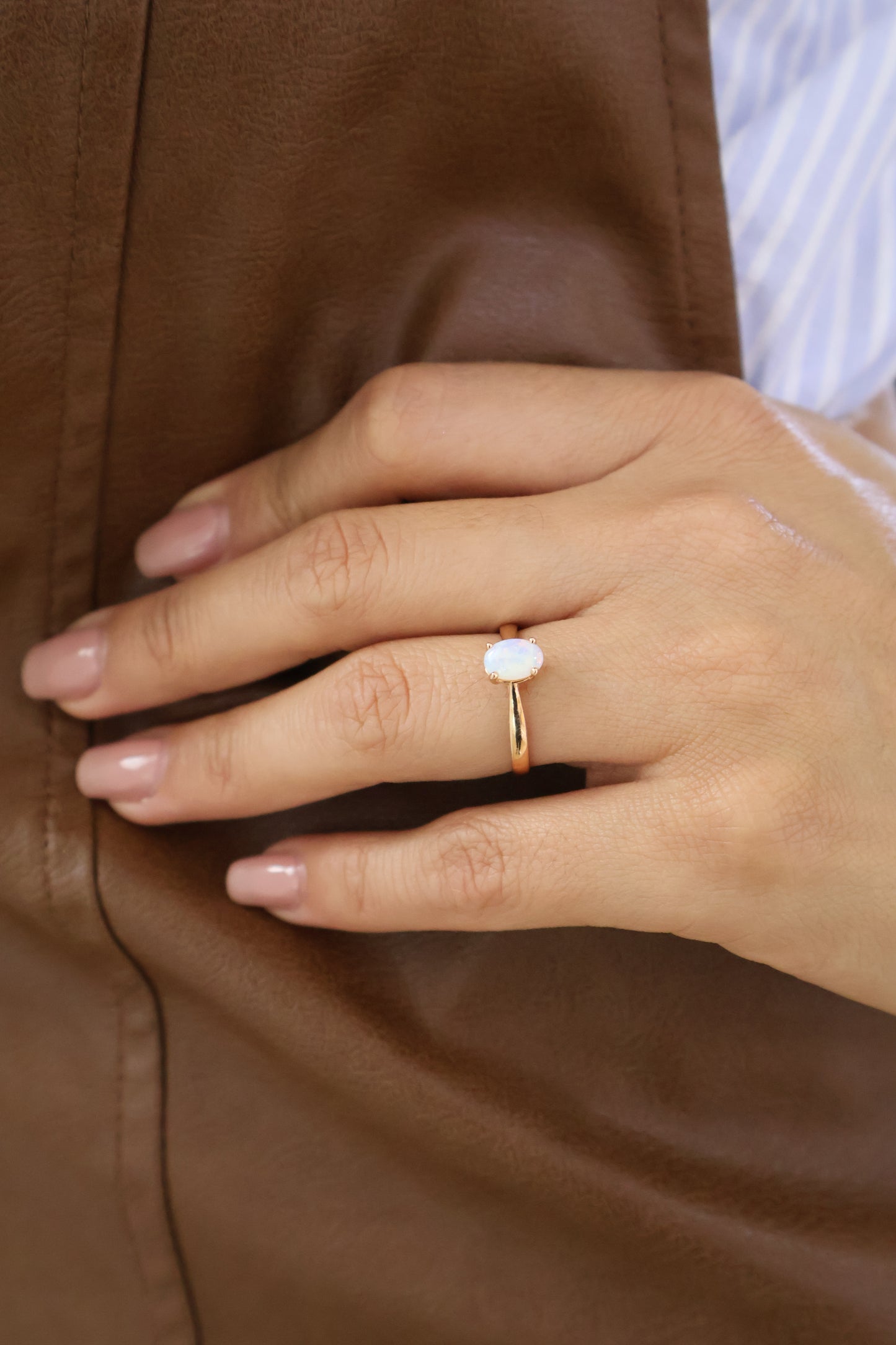 Anillo Rose en Oro Rosa 14k con Opalo 0.70 ct