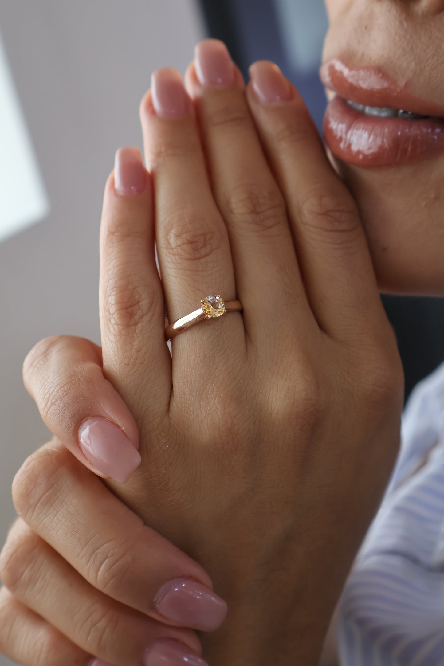 Anillo Penelope en Oro Rosa 14k con Topacio 0.50 ct